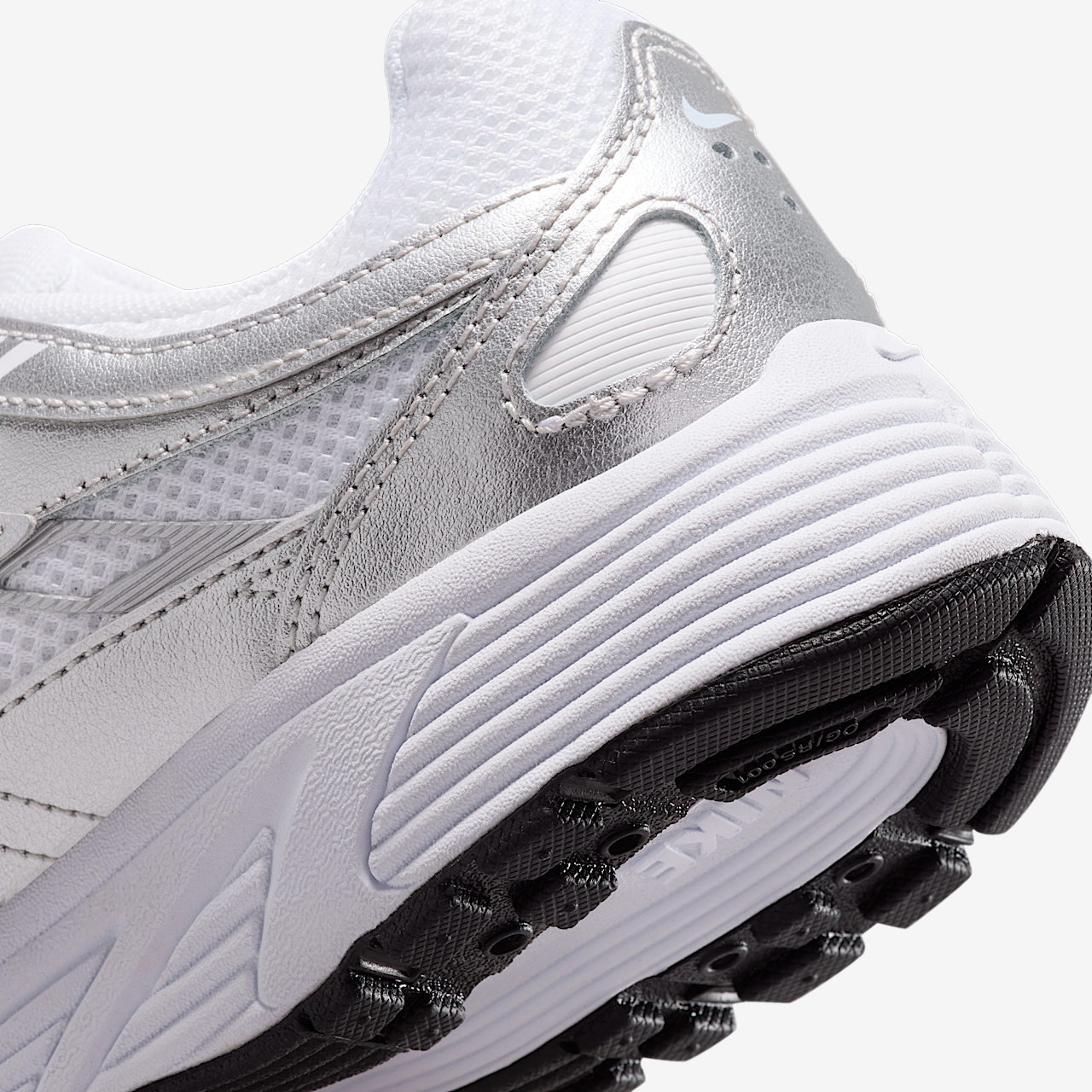 Nike P-6000 sneaker Wit/Blue Tint/Zwart/Metallic Silver