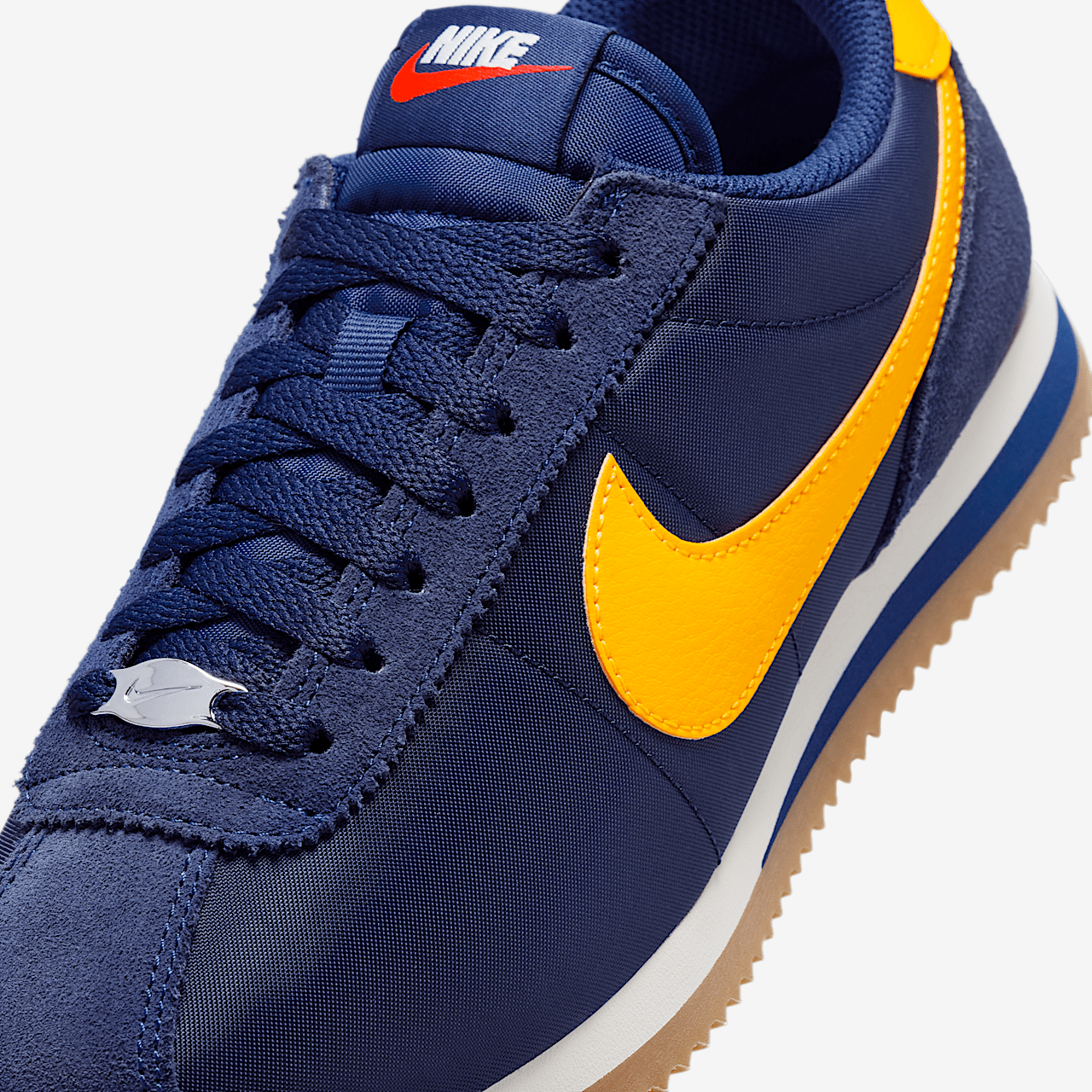 Nike Cortez sneaker Midnight Navy/Blue Void/Sail/University Gold