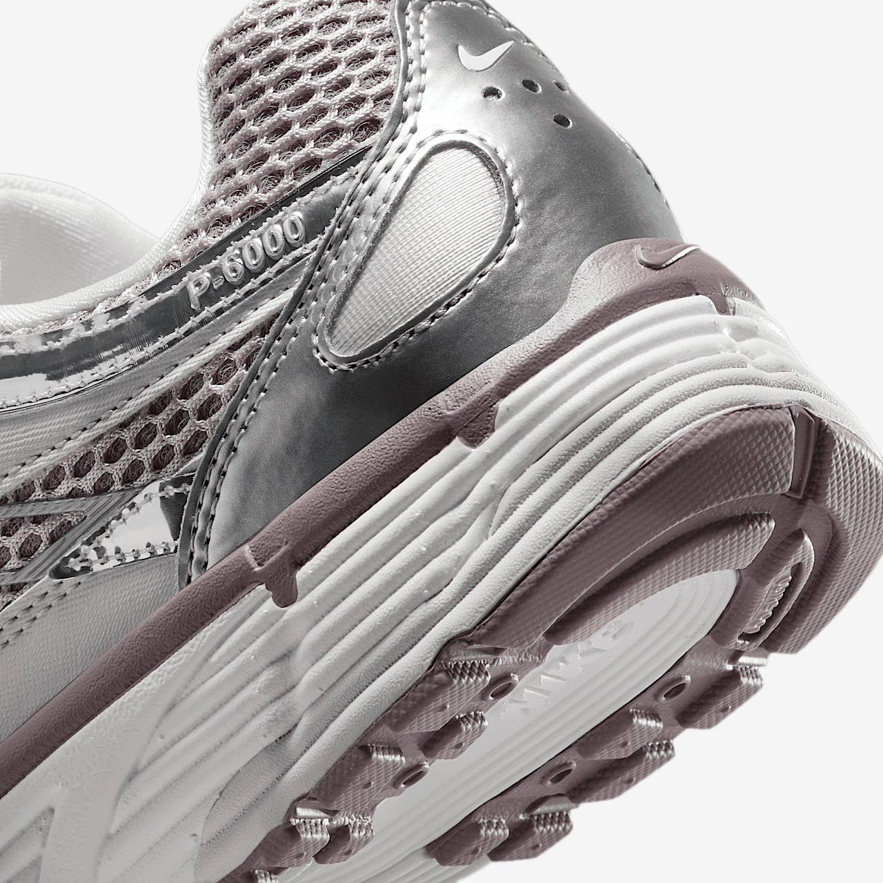 Nike P-6000 sneaker Platinum Violet/Vast Grey/Summit White/Taupe Grey