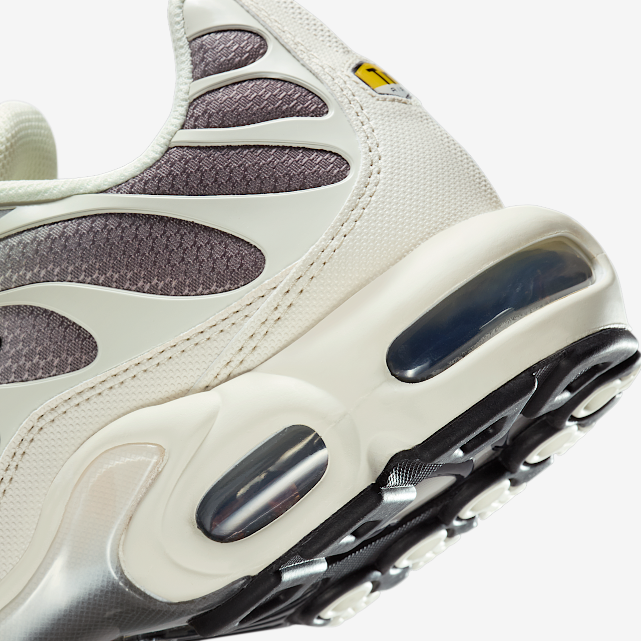 Nike Air Max Plus sneaker Light Orewood Brown/Soft Pearl/Cave Stone/Zwart