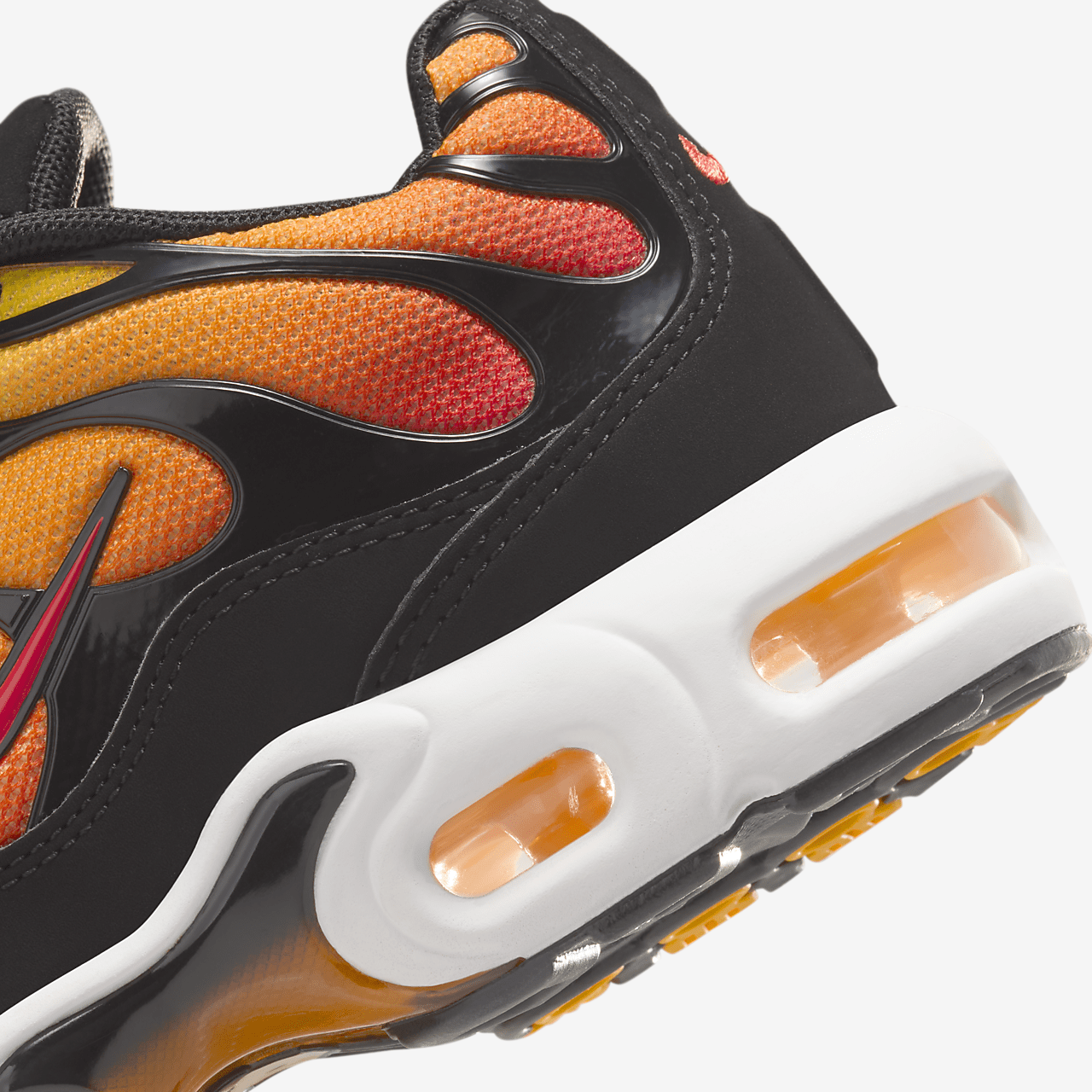 Nike Air Max Plus sneaker Zwart/Bright Ceramic/Resin/Pimento