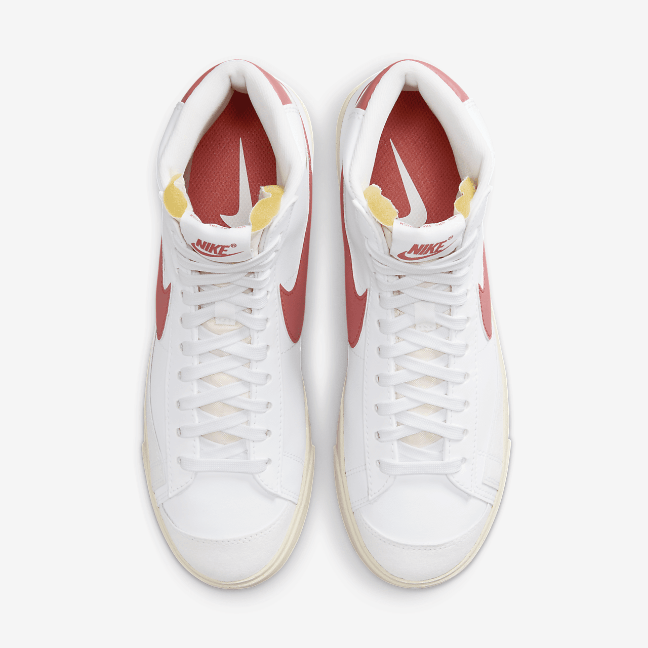Nike Blazer sneaker Wit/Red Stardust/Sail/Adobe