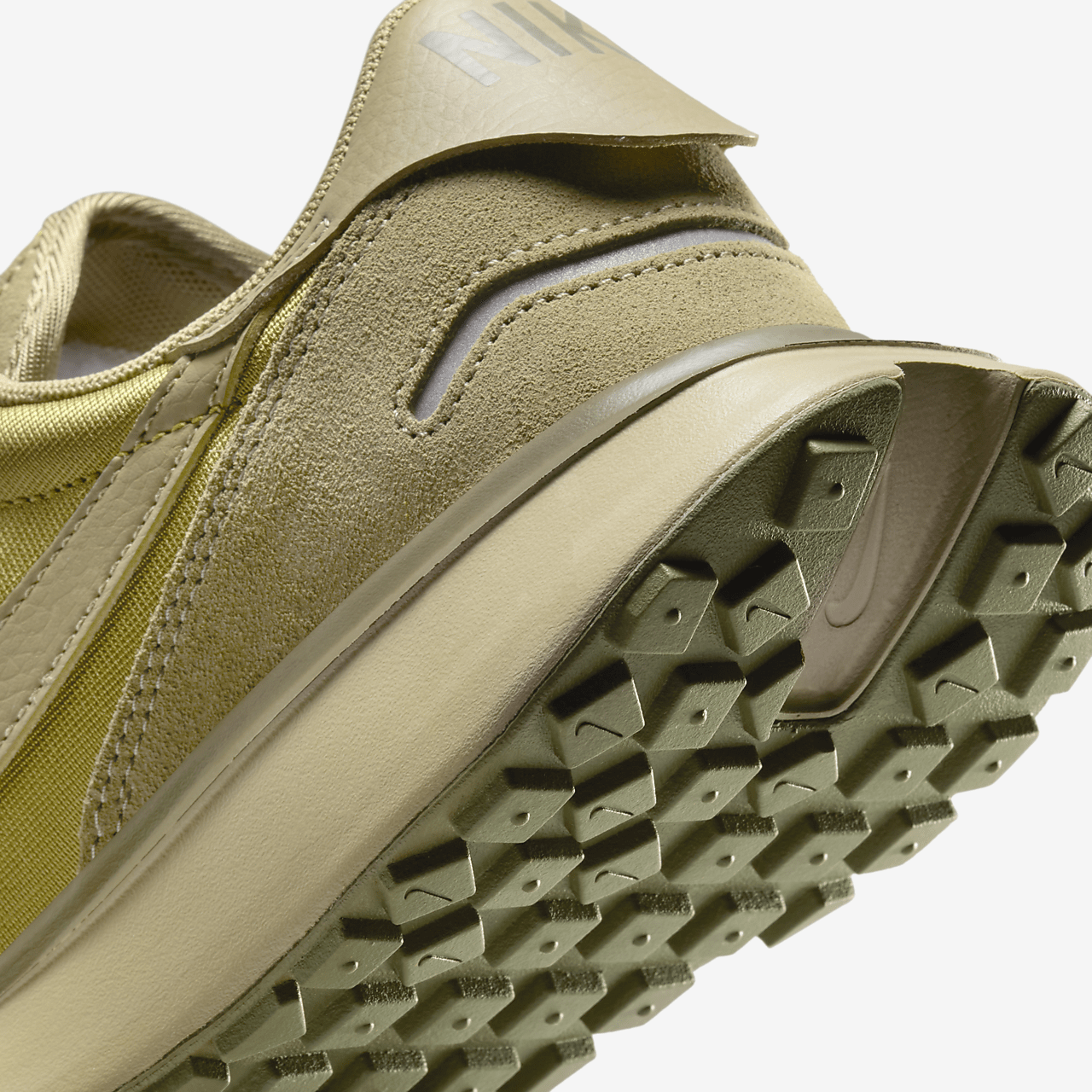 Nike Phoenix Waffle sneaker Pacific Moss/Neutral Olive/Metallic Silver/Medium Olive