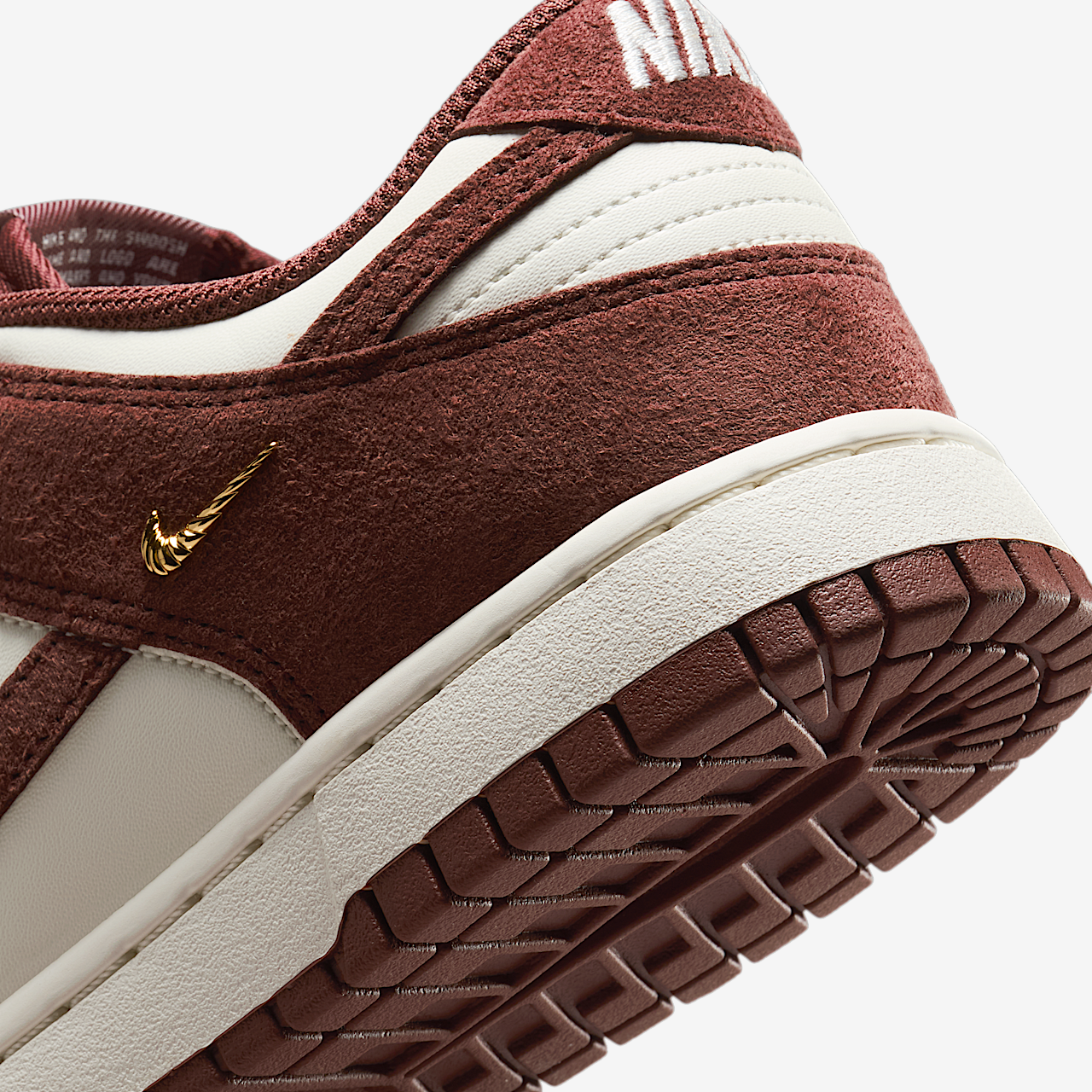 Nike Dunk Low sneaker Sail/Metallic Gold/Red Sepia