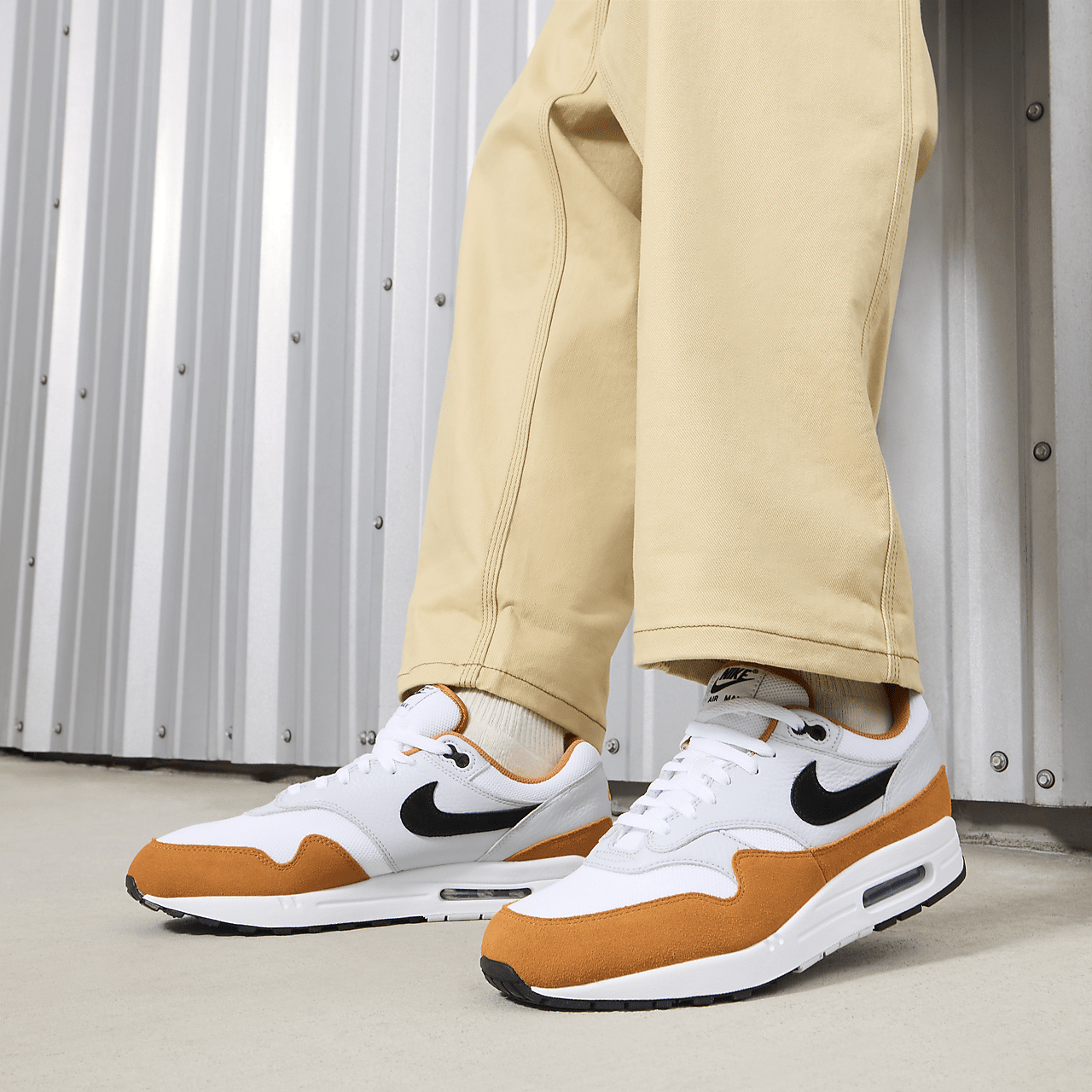 Nike Air Max 1 sneaker Wit/Monarch/Pure Platinum/Zwart
