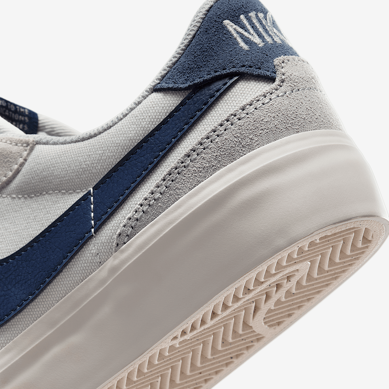 Nike  sneaker Photon Dust/Wolf Grey/Light Bone/Midnight Navy