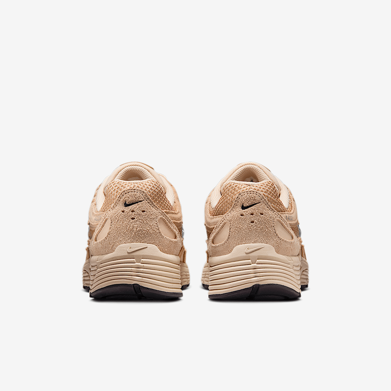 Nike P-6000 sneaker Hemp/Sanddrift/Metallic Silver/Zwart