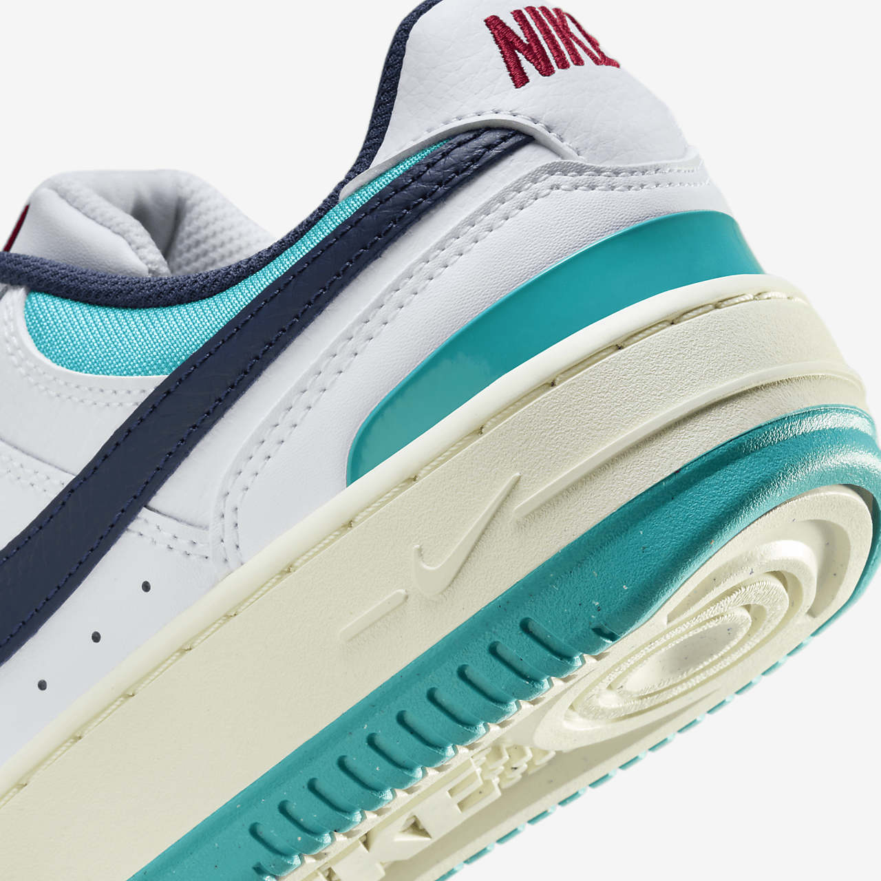 Nike  sneaker Dusty Cactus/Wit/Coconut Milk/Midnight Navy