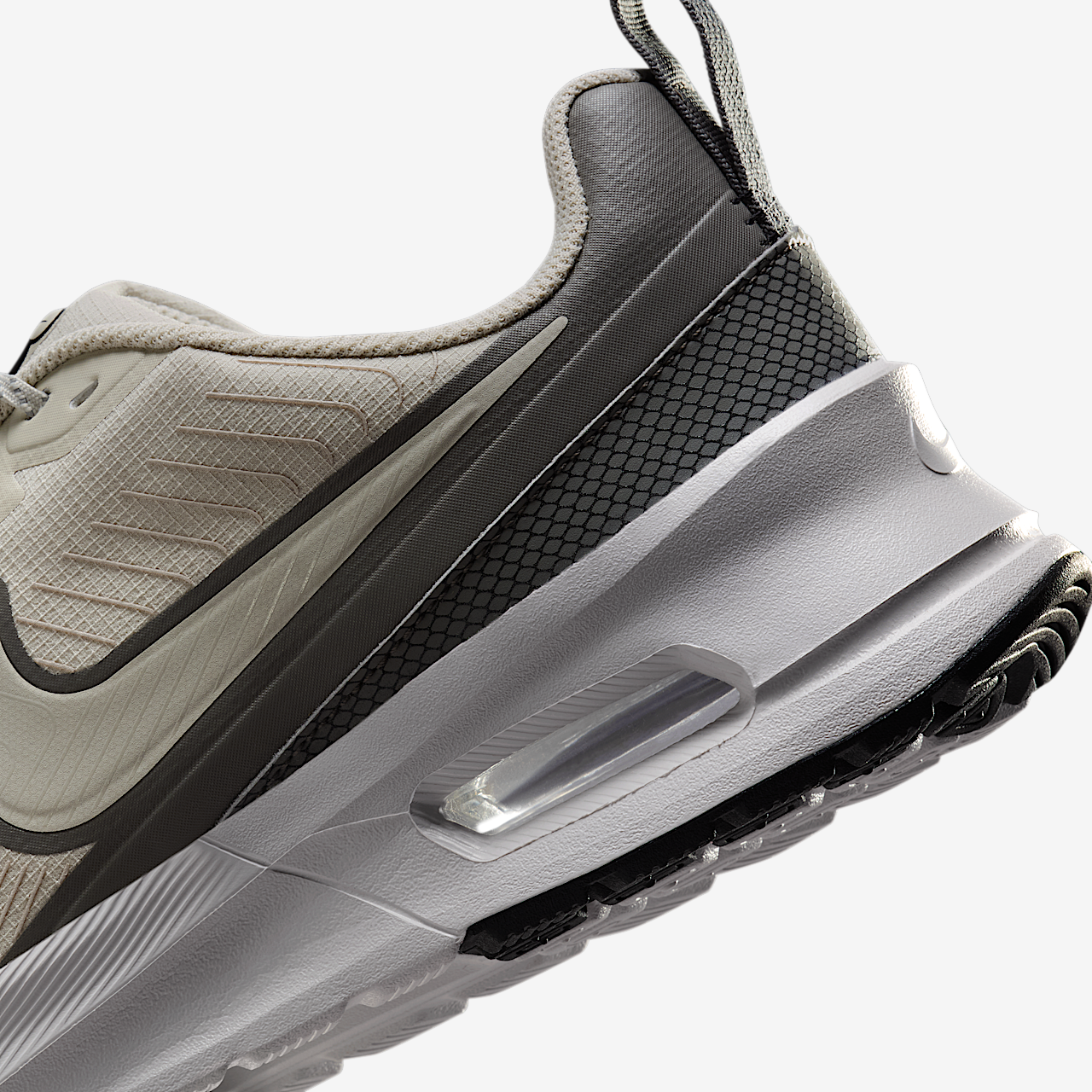Nike Air Max Nuaxis sneaker Light Bone/Flat Pewter/Light Iron Ore/Light Bone