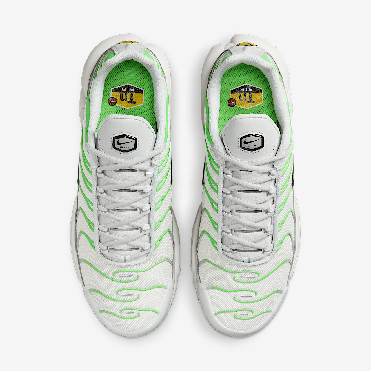 Nike Air Max Plus sneaker Photon Dust/Summit White/Green Strike/Zwart