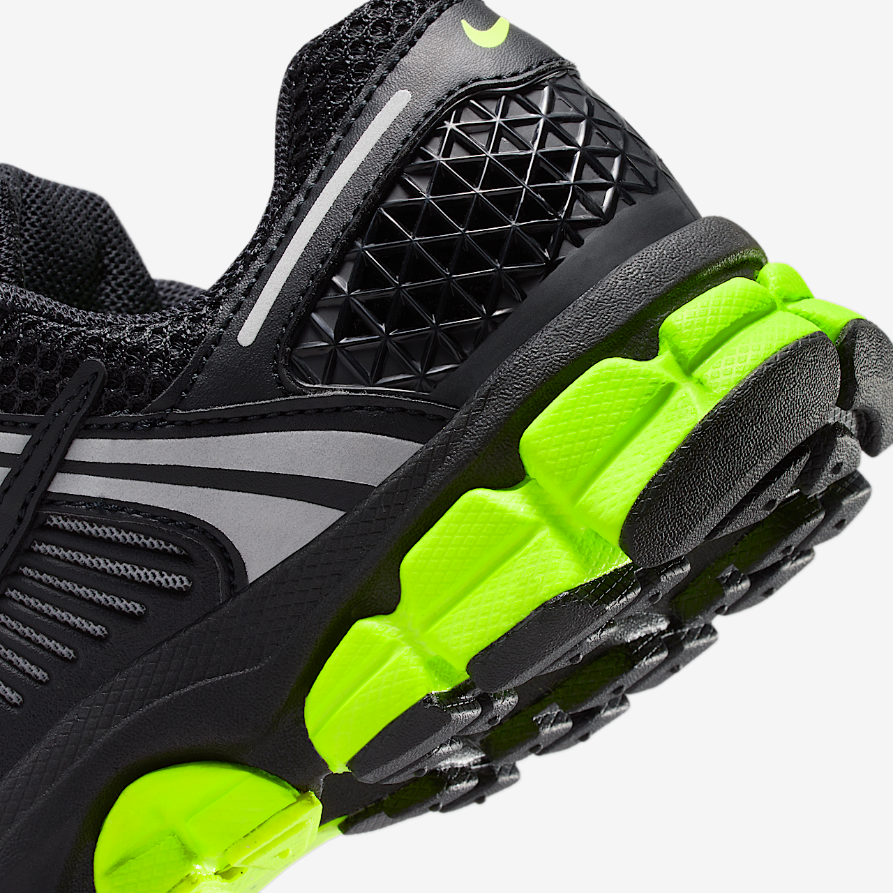 Nike Vomero sneaker Zwart/Zwart/Zwart/Volt
