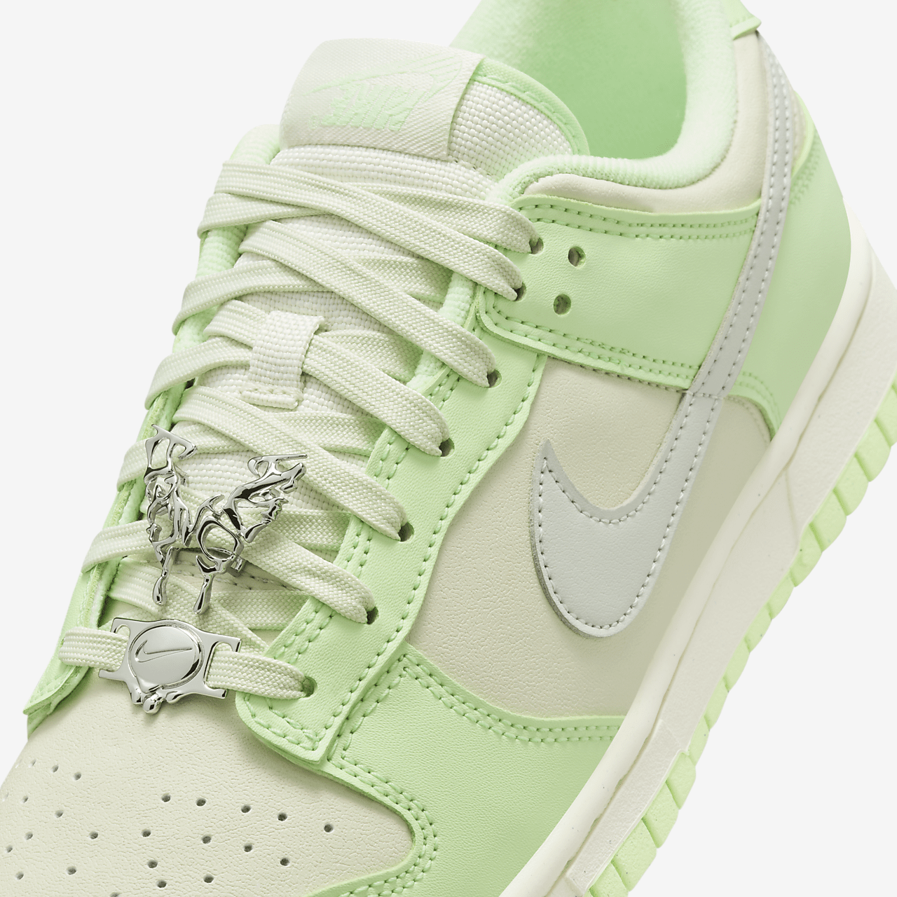 Nike Dunk Low sneaker Sea Glass/Vapor Green/Sail/Light Silver