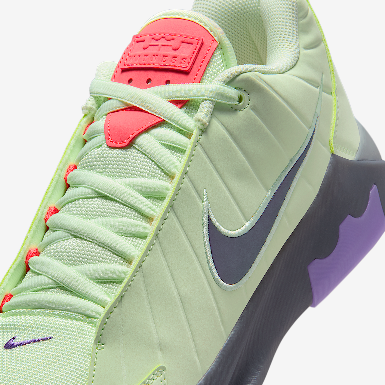 Nike LeBron sneaker Volt Tint/Zwart/Smoke Grey/Meerkleurig