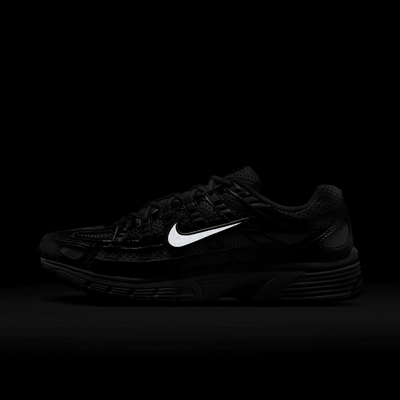 Nike P-6000 sneaker Wit/Grain/Metallic Gold Grain/Zwart