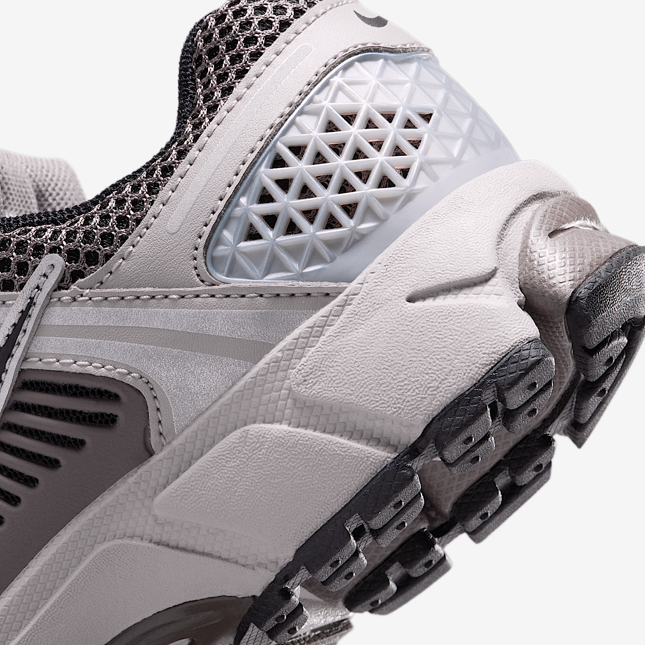 Nike Vomero sneaker College Grey/Cave Stone/Metallic Silver/Zwart