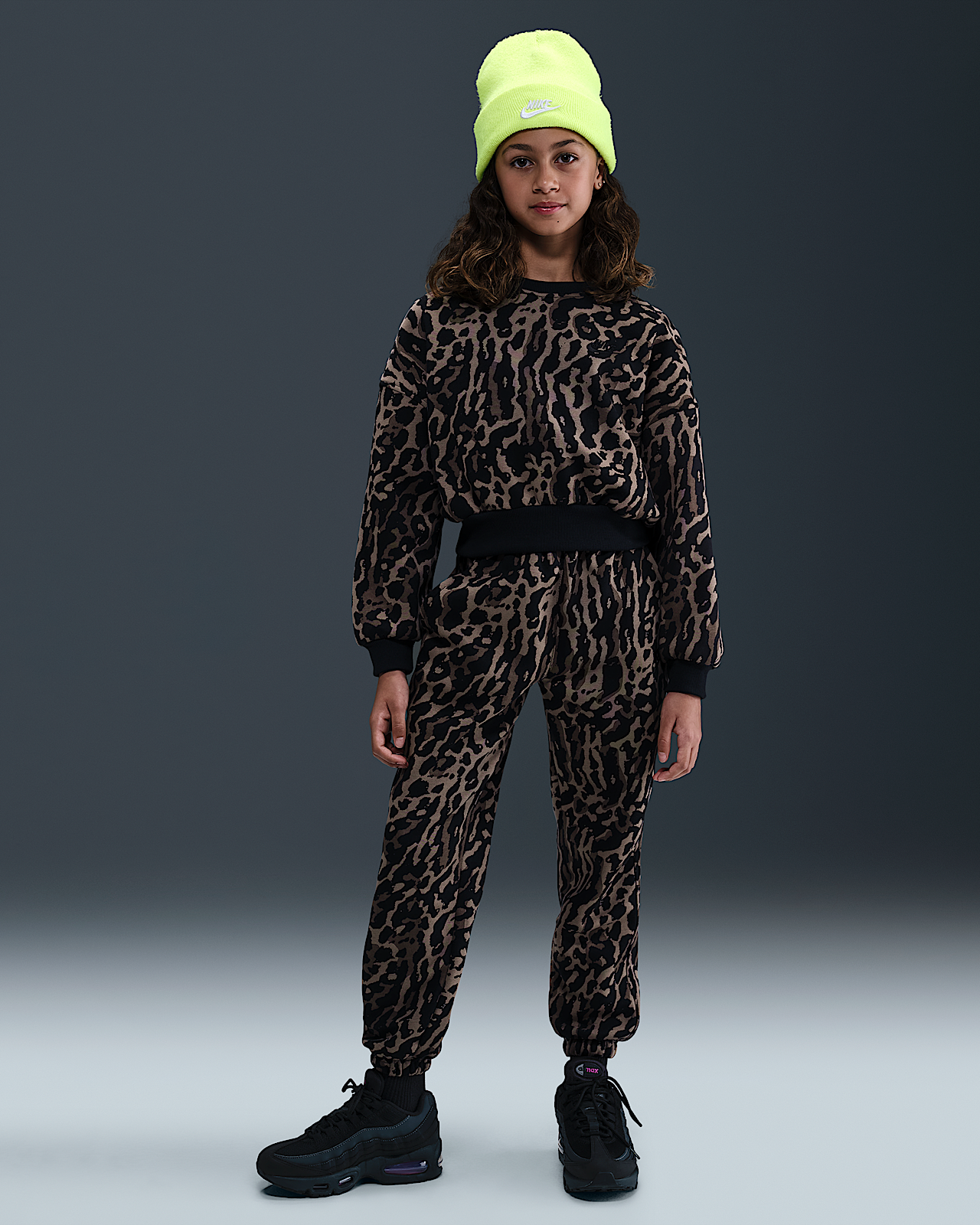 Детский свитшот Nike Sportswear Club Fleece Big Kids' (Girls') Boxy Printed Crewneck
