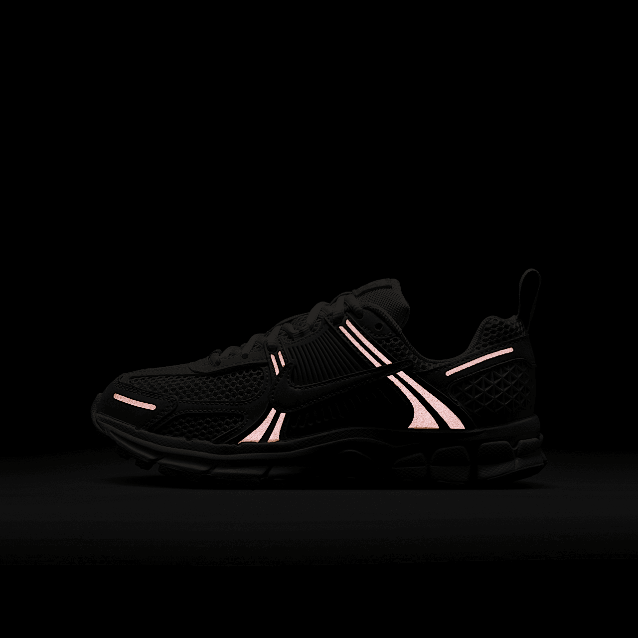 Nike Vomero sneaker Phantom/Light Orewood Brown/Wit/Echo Pink