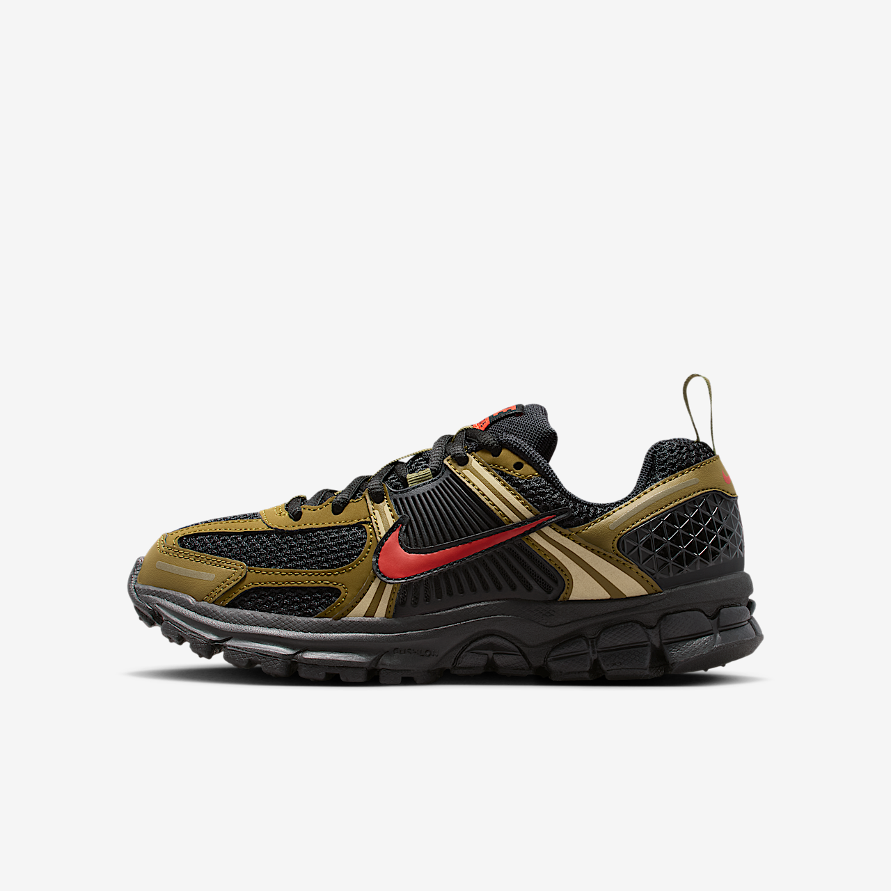 Nike Vomero sneaker Zwart/Olive Flak/Quantum Moss/Picante Red