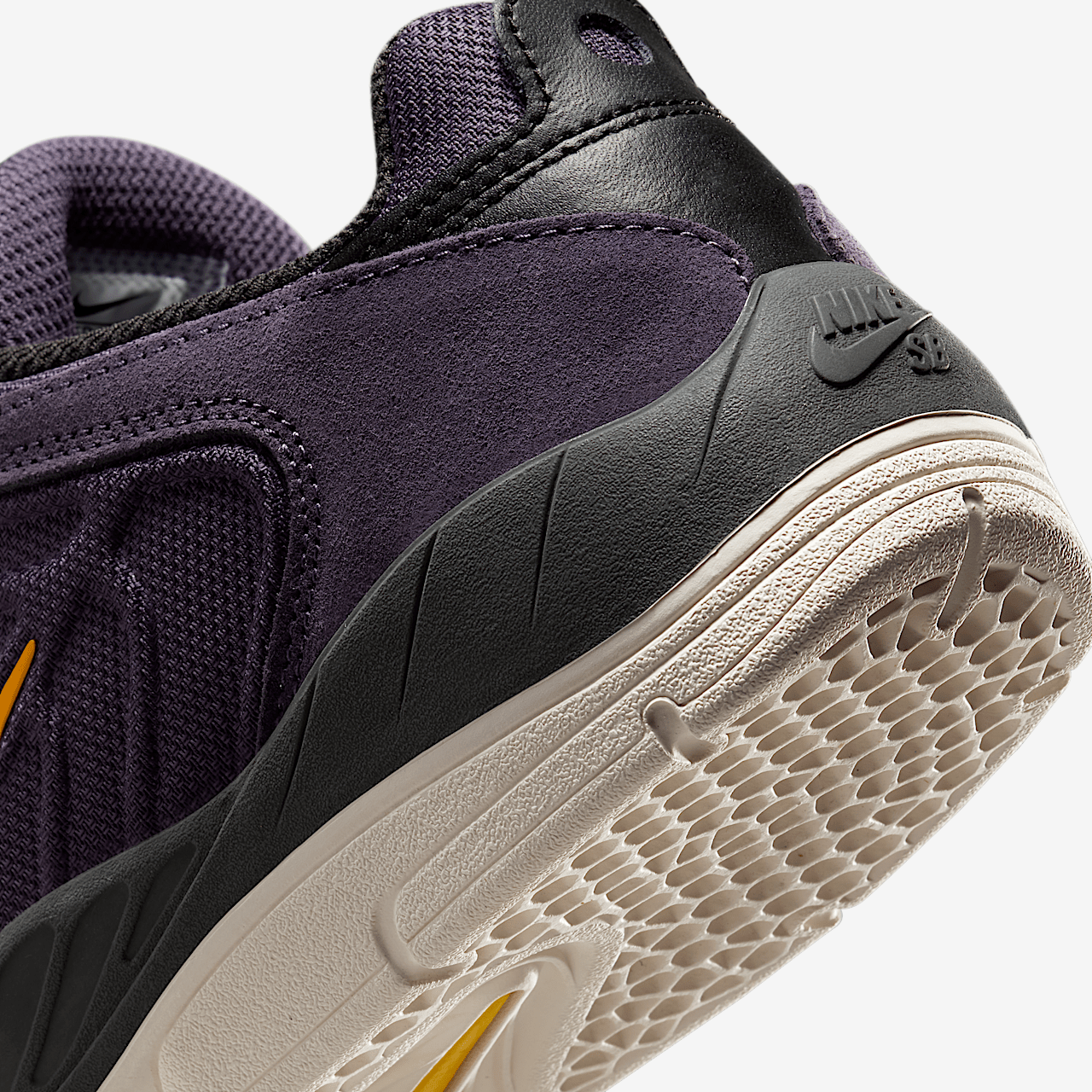 Nike  sneaker Dark Raisin/Zwart/Concord/University Gold