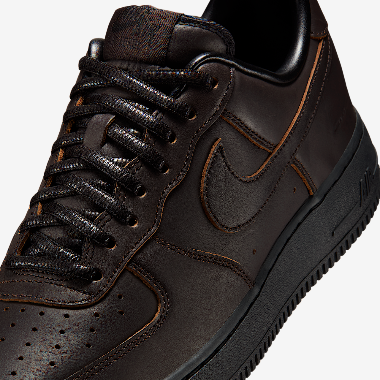 Nike Air Force 1 sneaker Velvet Brown/Zwart/Metallic Gold/Velvet Brown