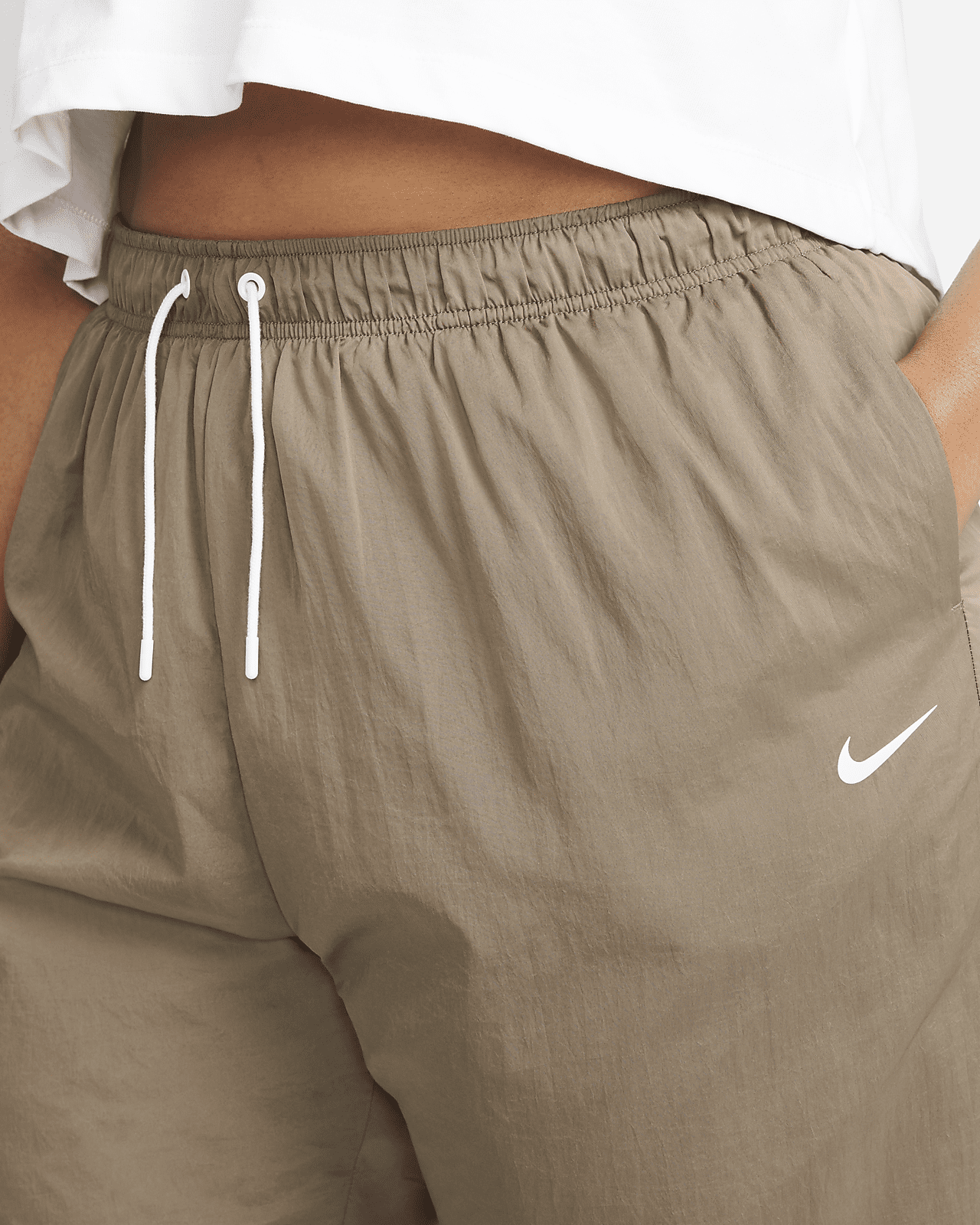 Женские спортивные штаны Nike Sportswear Essential по цене 6490.0 ...