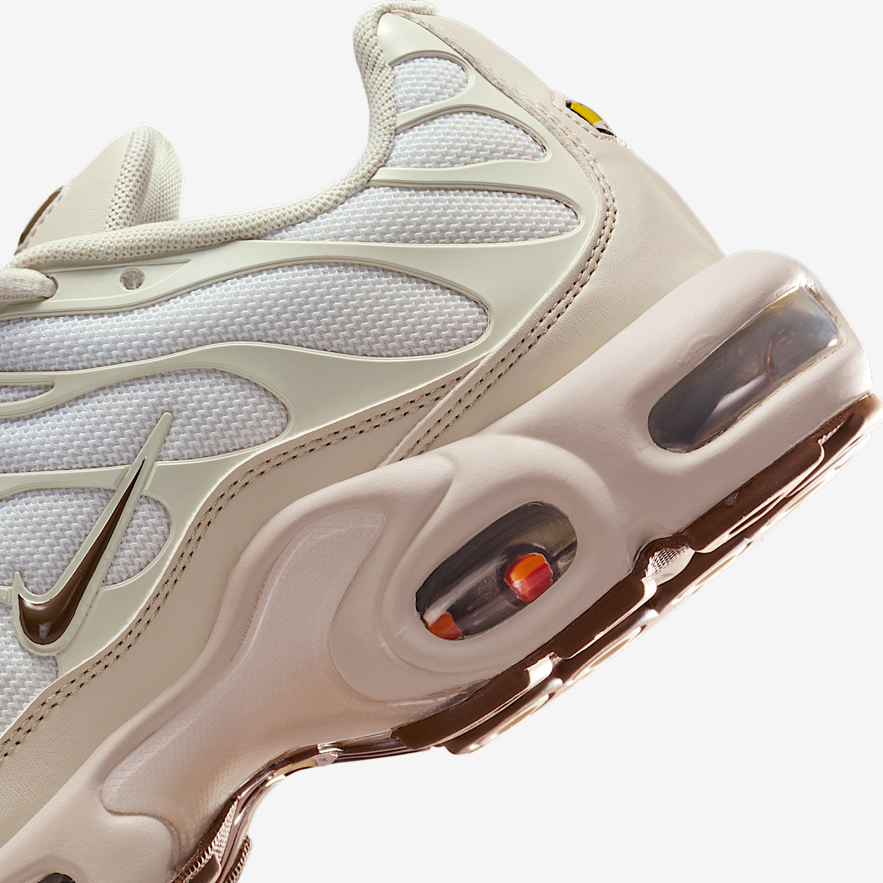 Nike Air Max Plus sneaker Light Orewood Brown/Metallic Silver/Wit/Cacao Wow