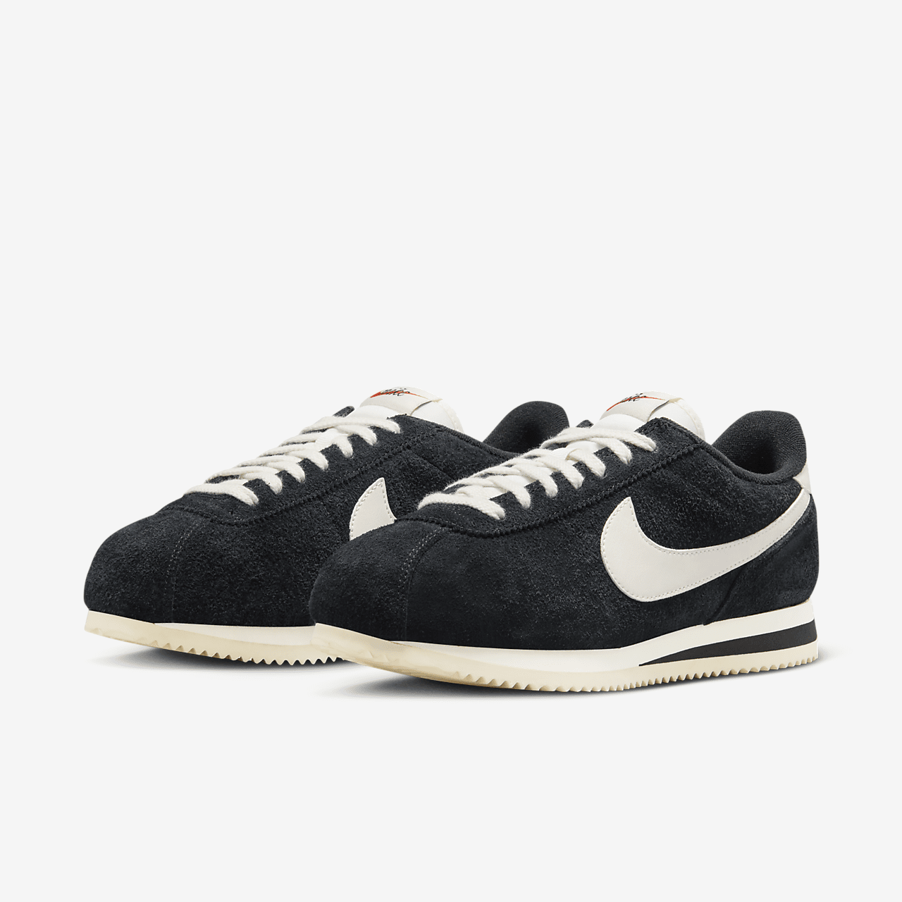 Nike 530 sneaker Zwart/Coconut Milk/Team Orange/Sail
