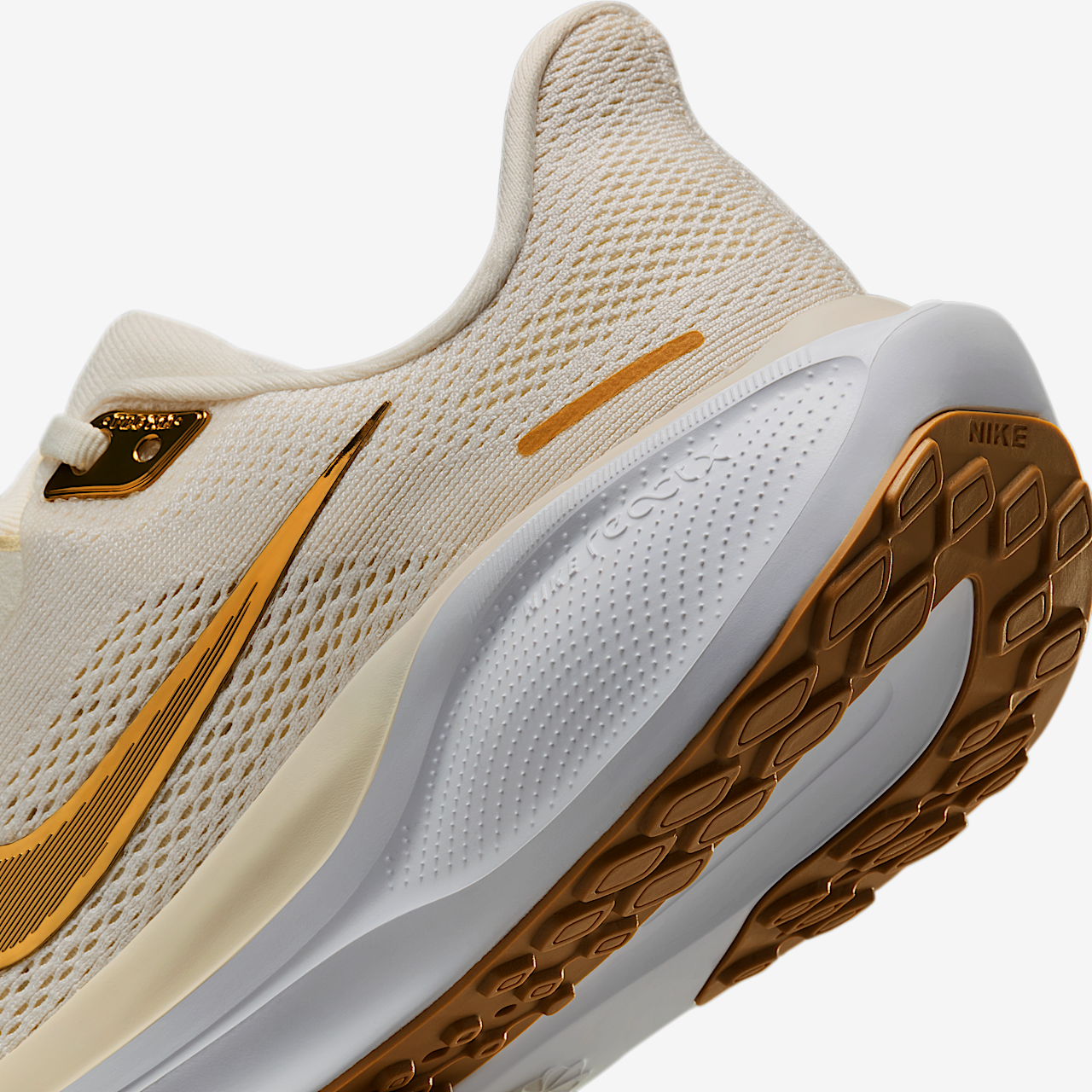 Nike Pegasus sneaker Phantom/Light Pumice/Sail/Metallic Gold