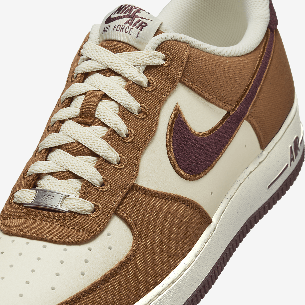 Nike Air Force 1 sneaker Light British Tan/Coconut Milk/Gum Dark Brown/Burgundy Crush