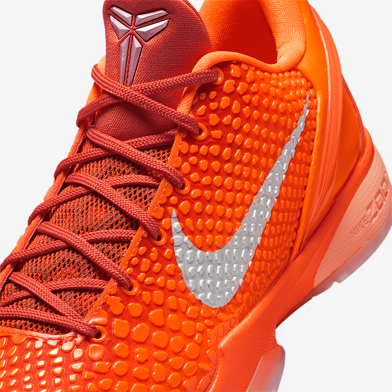 Nike Kobe sneaker Total Orange/Cosmic Clay/Metallic Silver