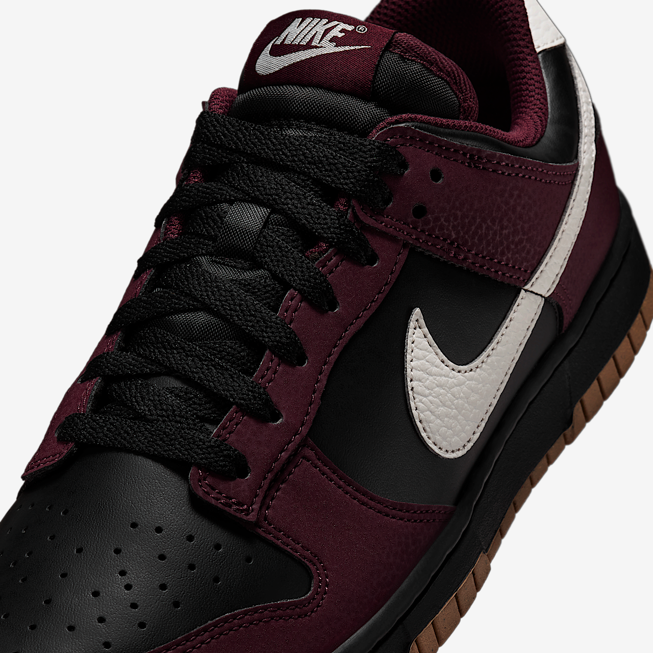 Nike Dunk Low sneaker Burgundy Crush/Zwart/Khaki/Phantom