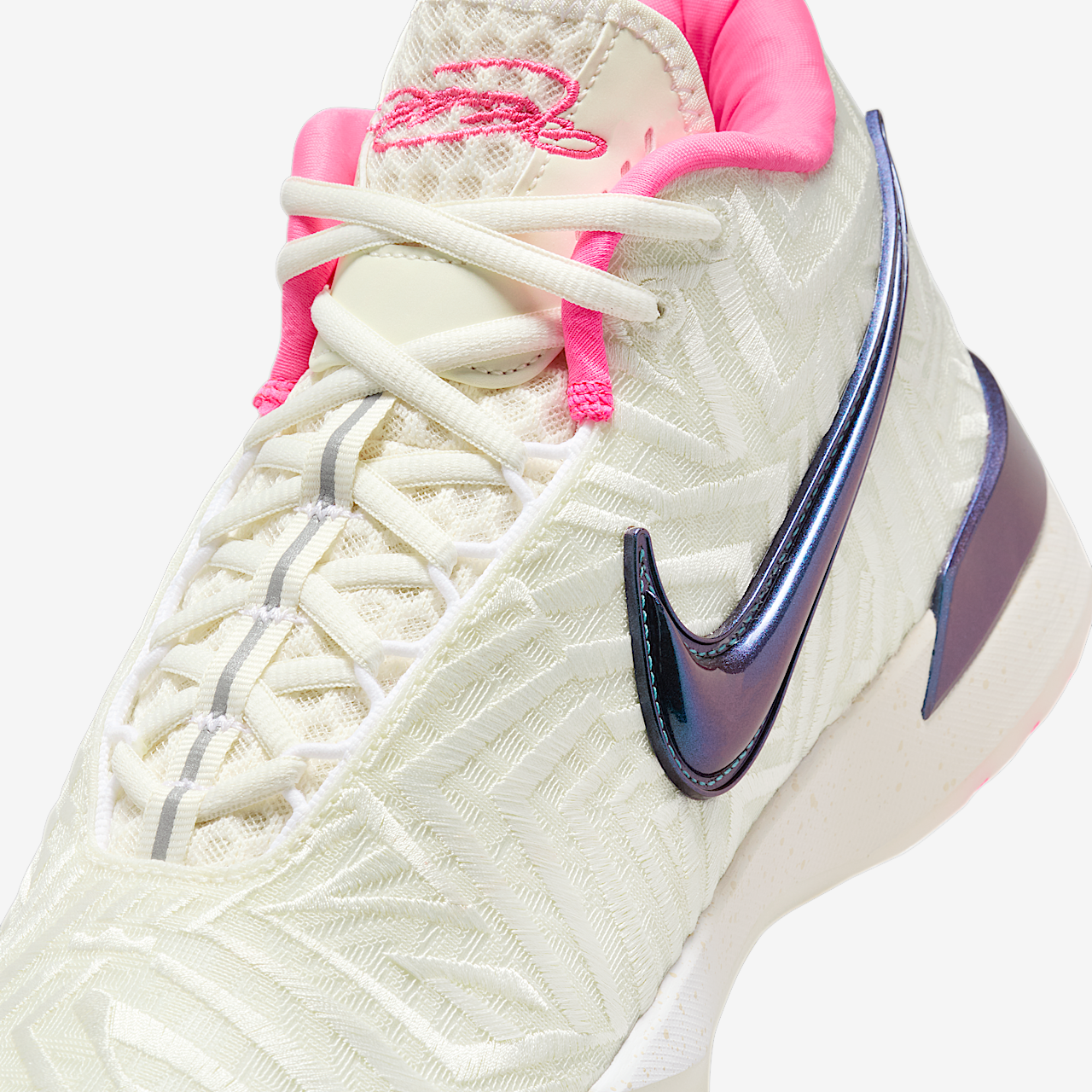 Nike LeBron sneaker Sail/Pale Ivory/Wit/Hyper Pink