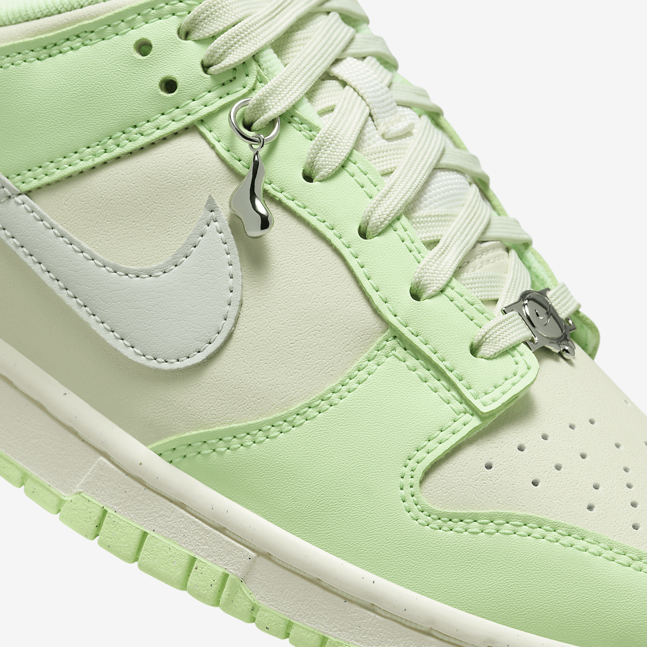 Nike Dunk Low sneaker Sea Glass/Vapor Green/Sail/Light Silver