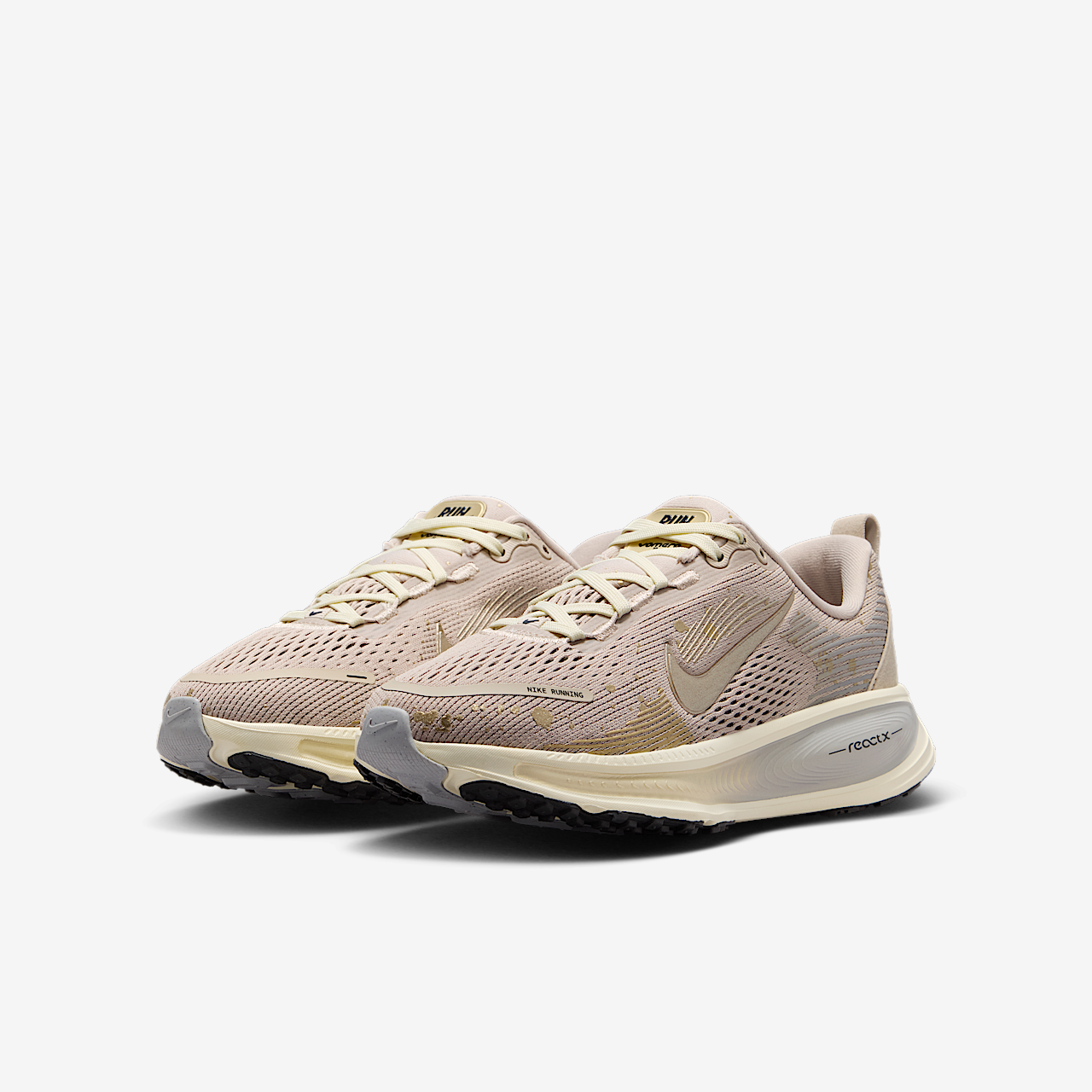 Nike Vomero sneaker Cream II/Coconut Milk/Light Smoke Grey/Metallic Gold Grain