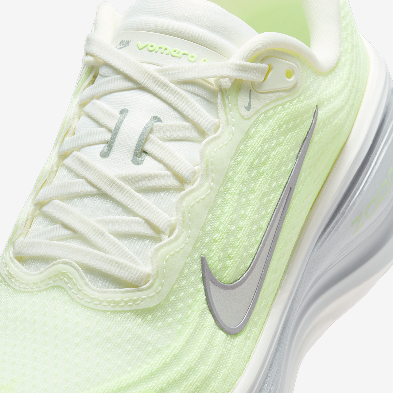 Nike Vomero sneaker Sail/Barely Volt/Pure Platinum/Metallic Silver