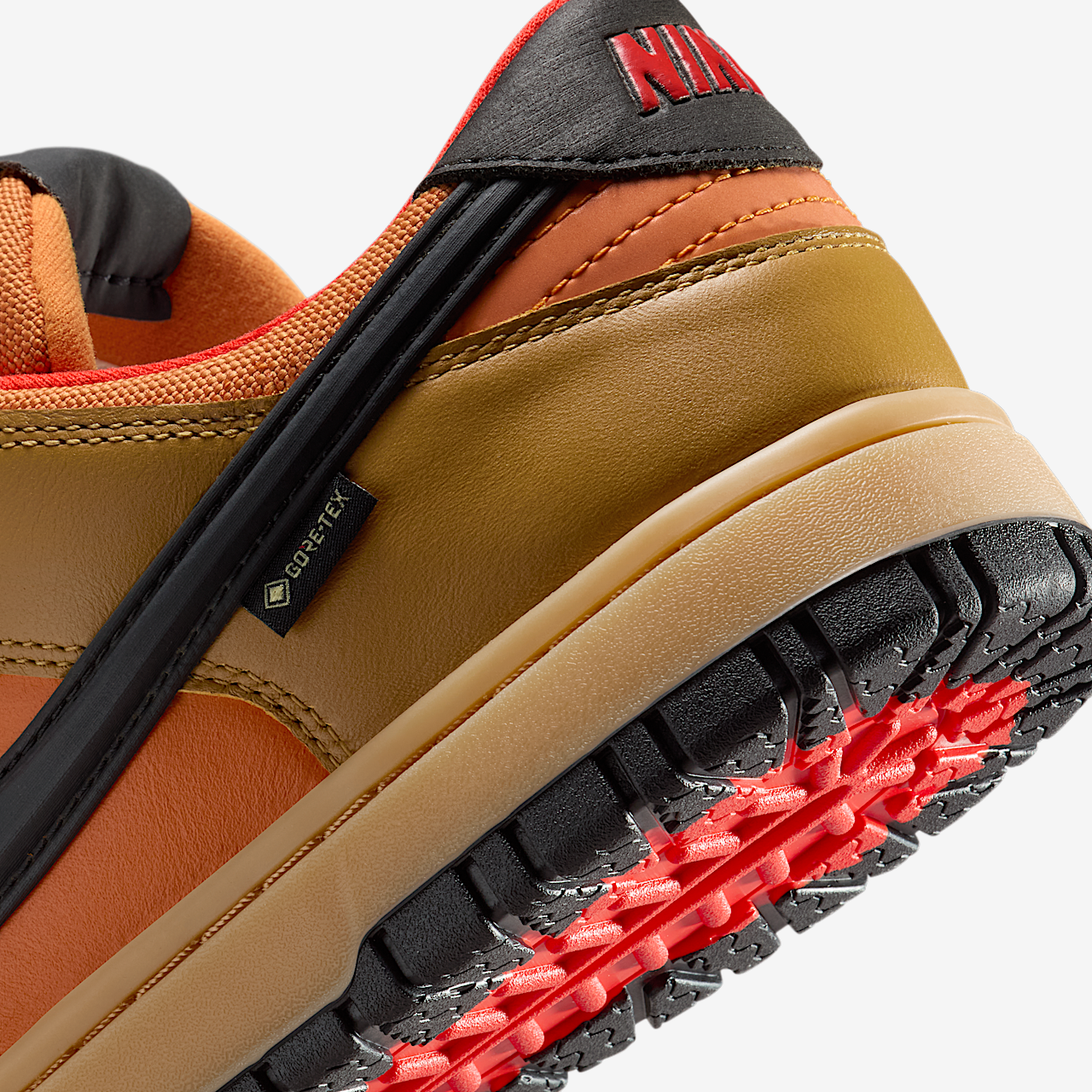 Nike Dunk Low sneaker Wheat/Ceramic/Picante Red/Zwart