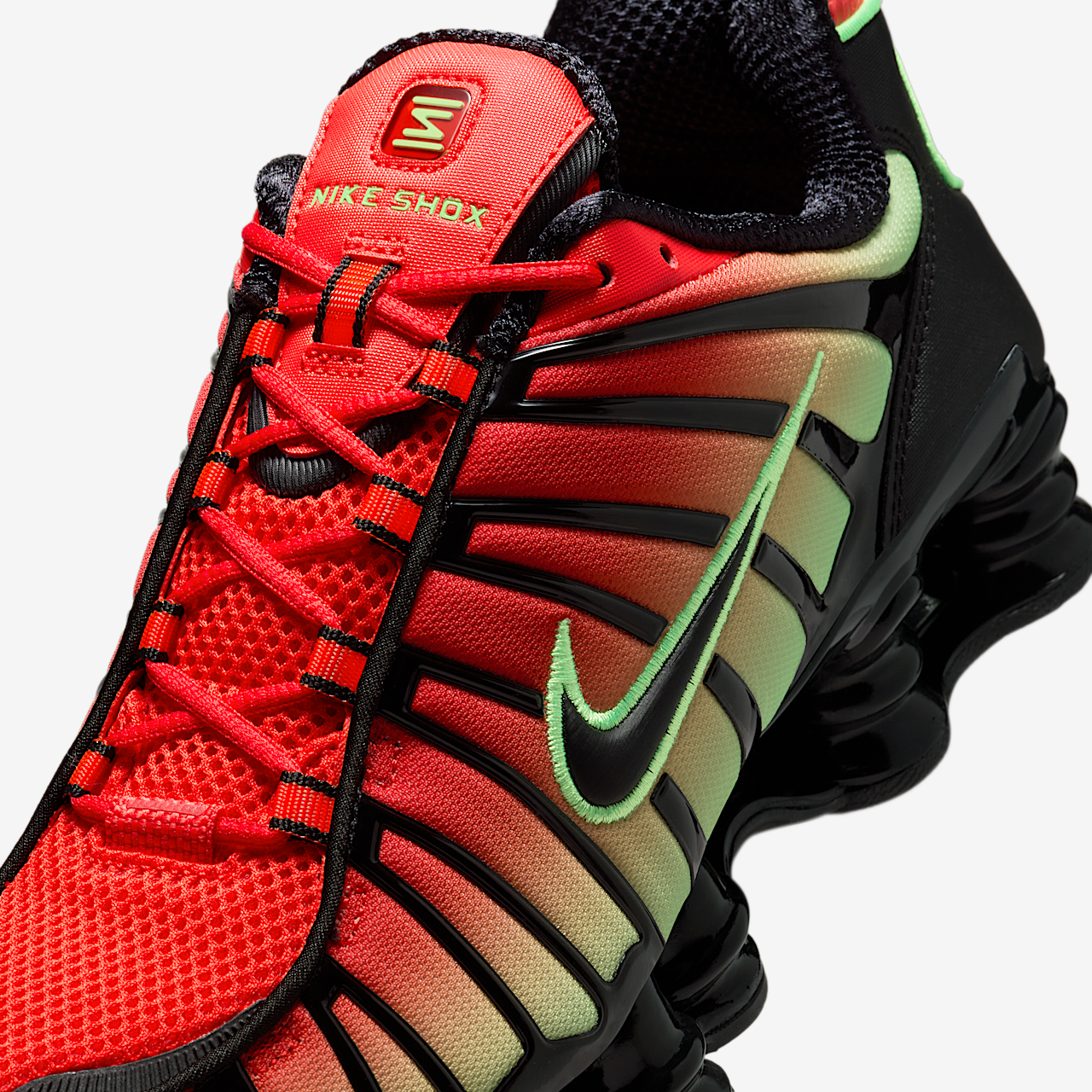 Nike Nike Shox sneaker Light Crimson/Green Strike/Zwart/Zwart