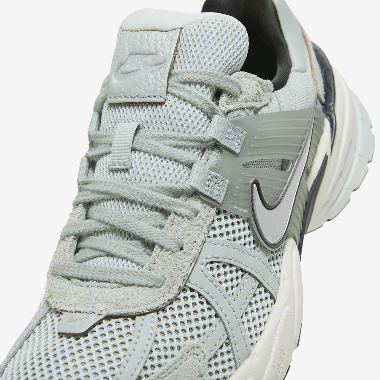 Nike  sneaker Light Pumice/Light Orewood Brown/Zwart/Chrome