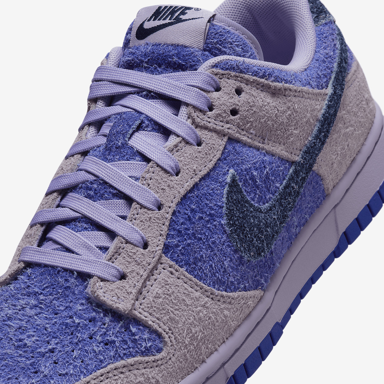 Nike Dunk Low sneaker Hydrangeas/Astronomy Blue/Deep Royal Blue