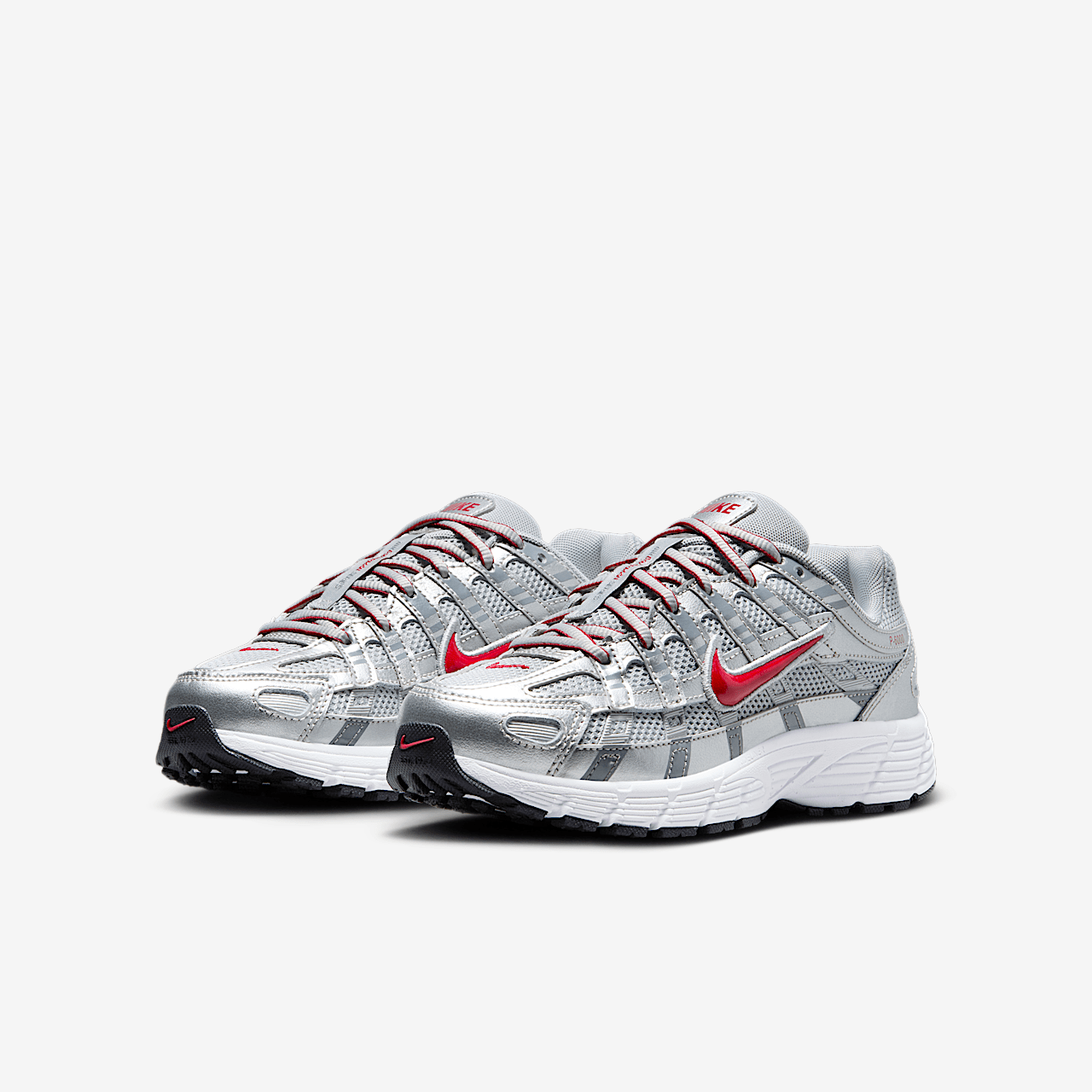 Nike P-6000 sneaker Metallic Silver/Flat Silver/Cool Grey/Gym Red