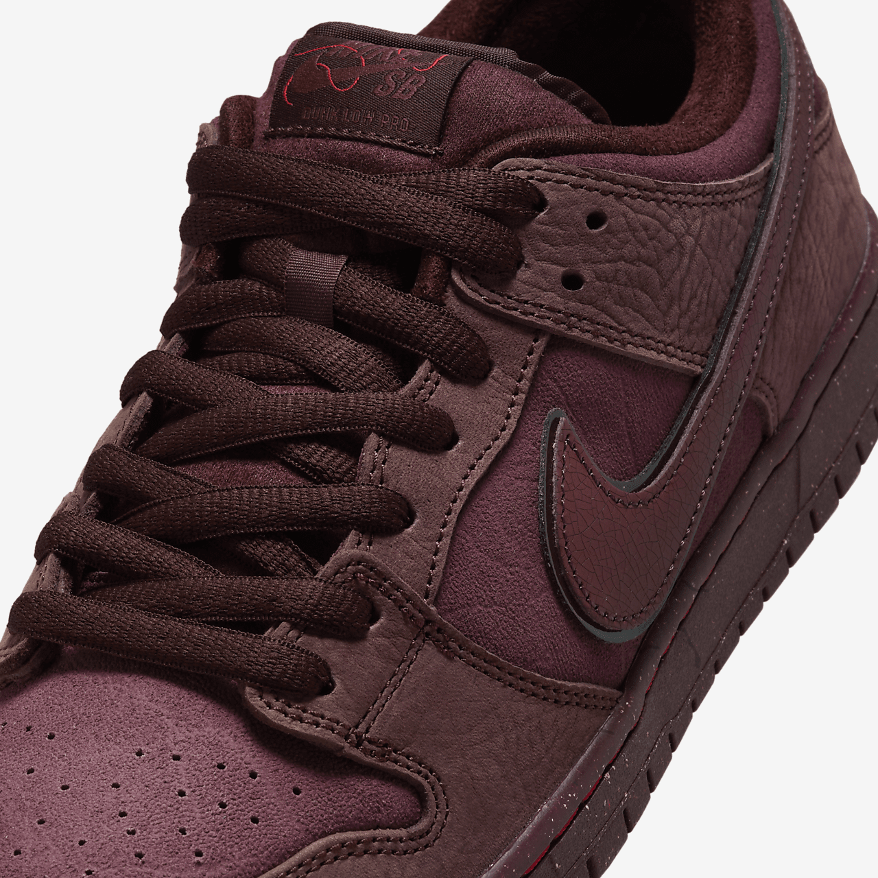 Nike Dunk Low sneaker Burgundy Crush/Earth/Dark Pony/Dark Team Red