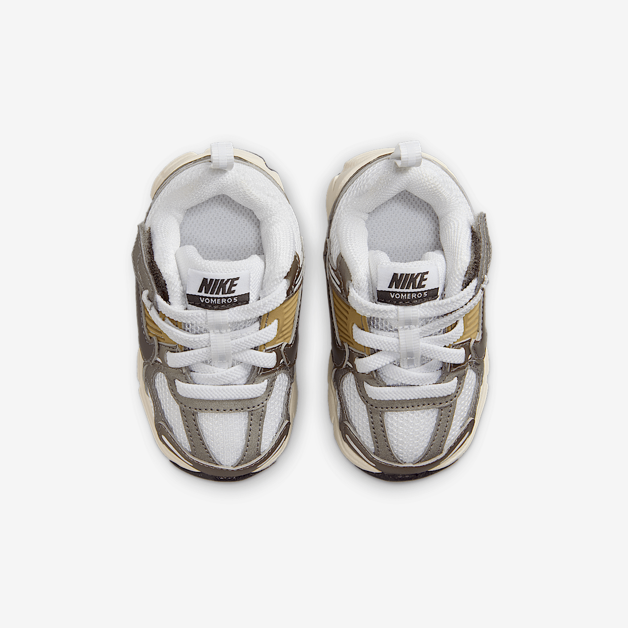 Nike Vomero sneaker Metallic Pewter/Parachute Beige/Wit/Medium Ash