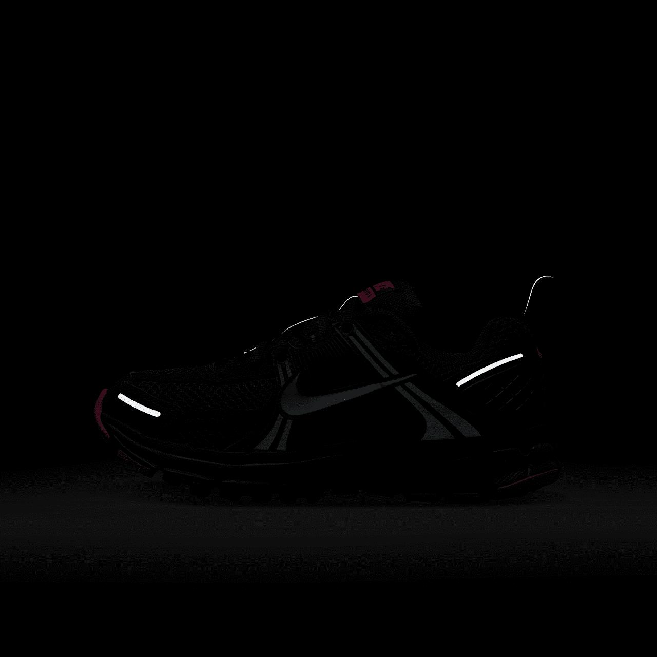 Nike Vomero sneaker Zwart/Anthracite/Pink Blast/Metallic Platinum