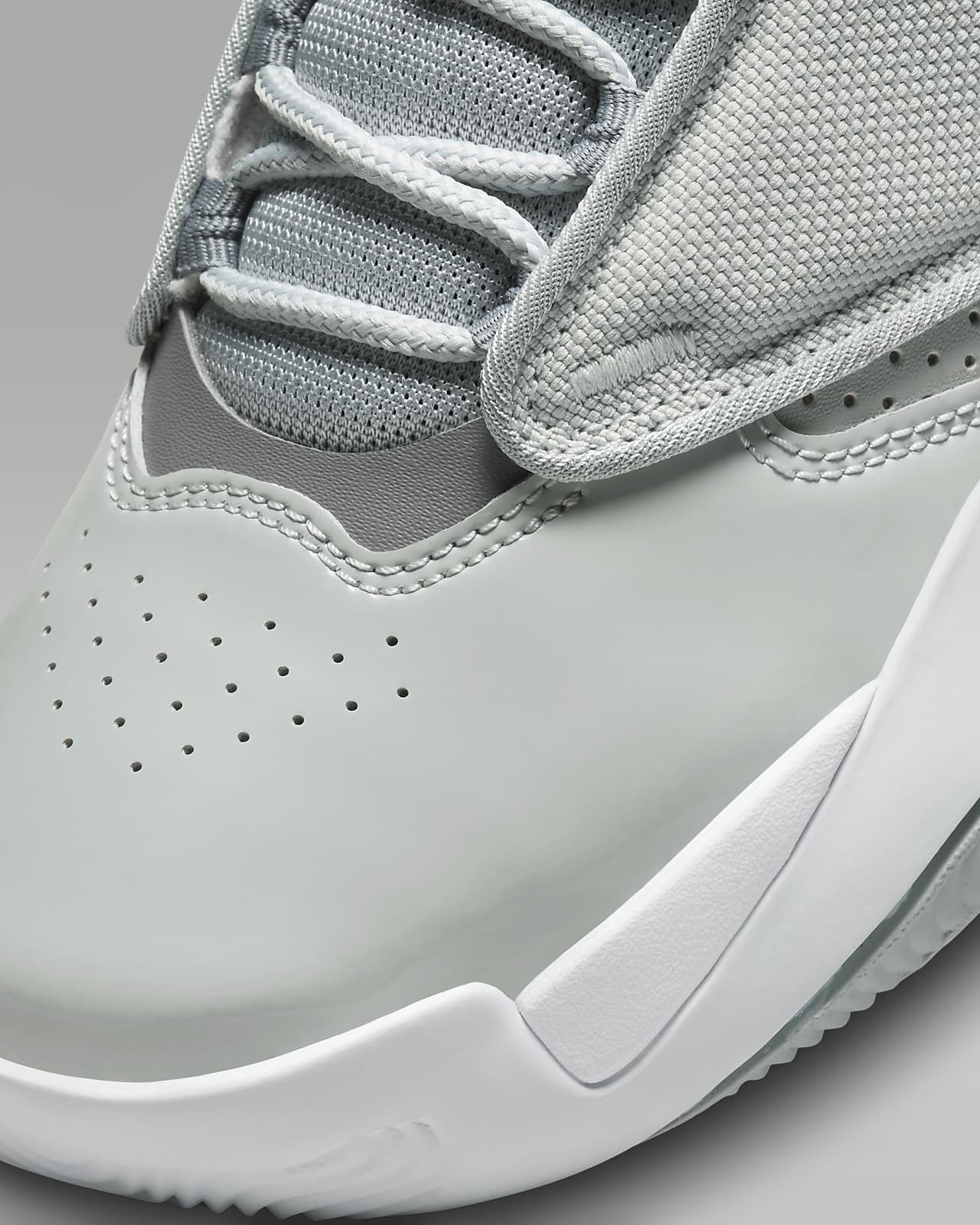 Aura nike hotsell