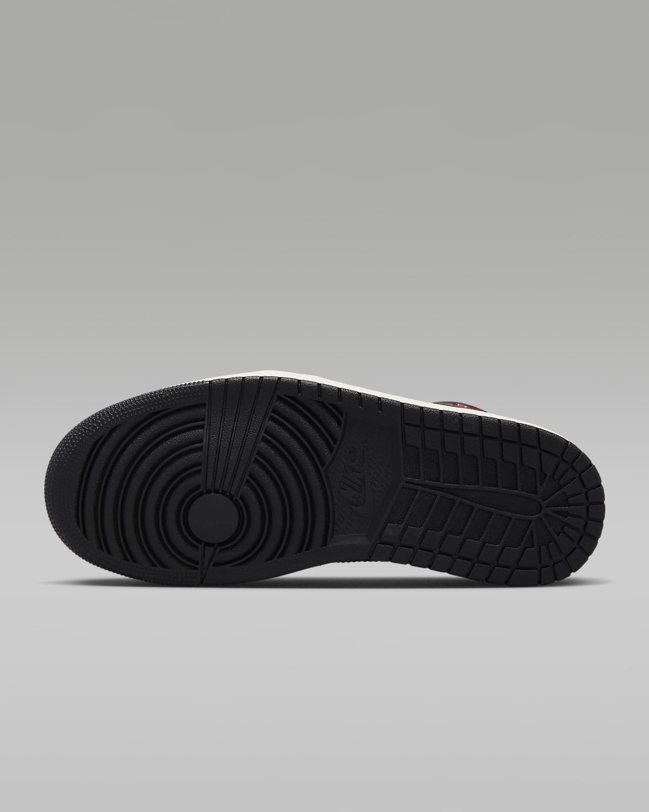 Air Jordan 1 Mid Women's Shoes. Nike LU