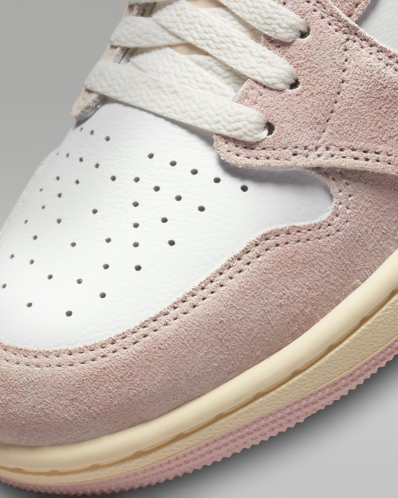 Air Jordan 1 Retro High OG Women's Shoes. Nike ID
