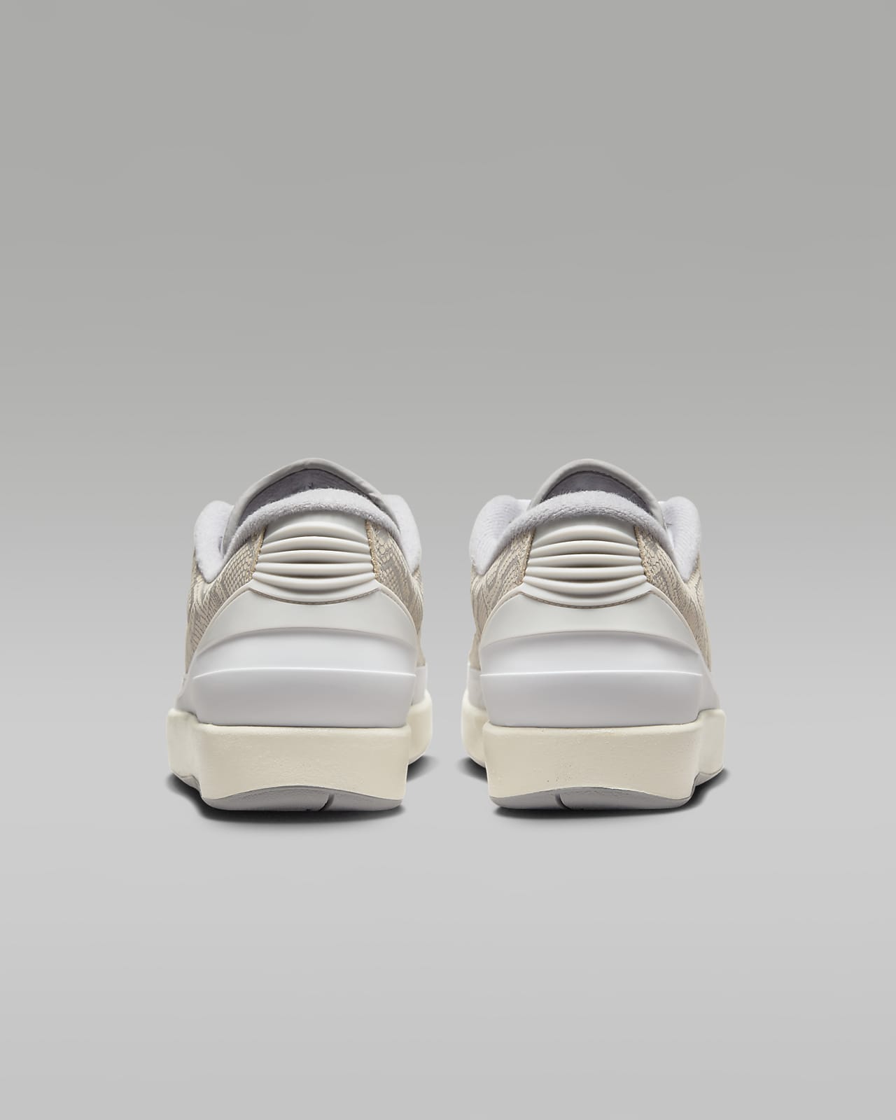 Jordan te 2 low deals bg