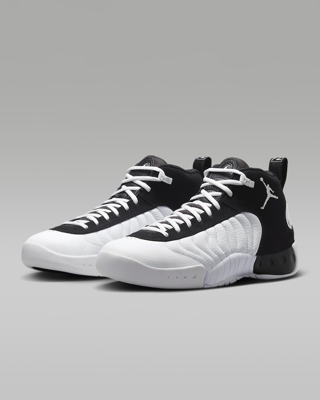 Jumpman jordans black sales and white