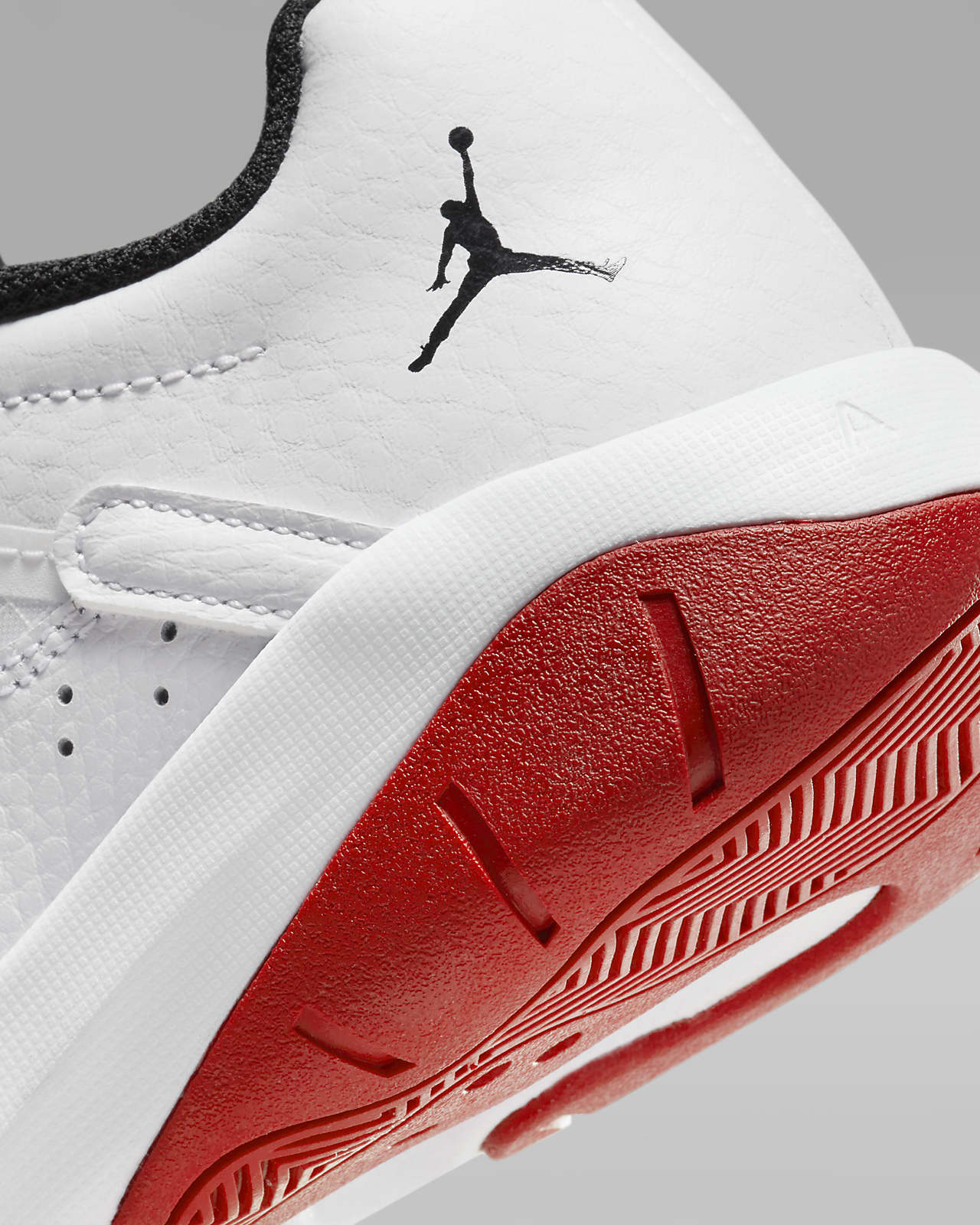Air Jordan 11 Comfort Low Black / White - Gym Red