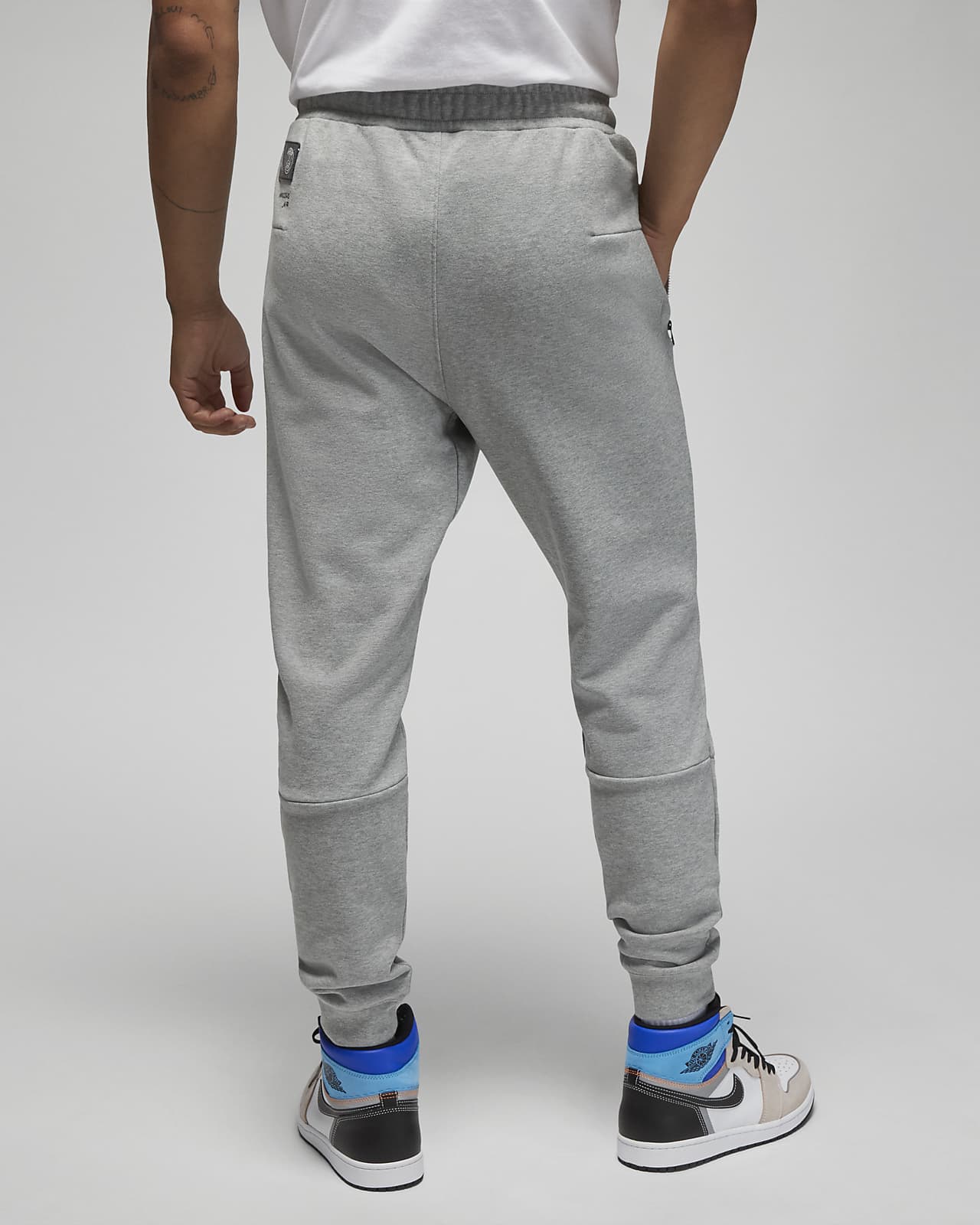 Paris Men's Pants. Nike.com